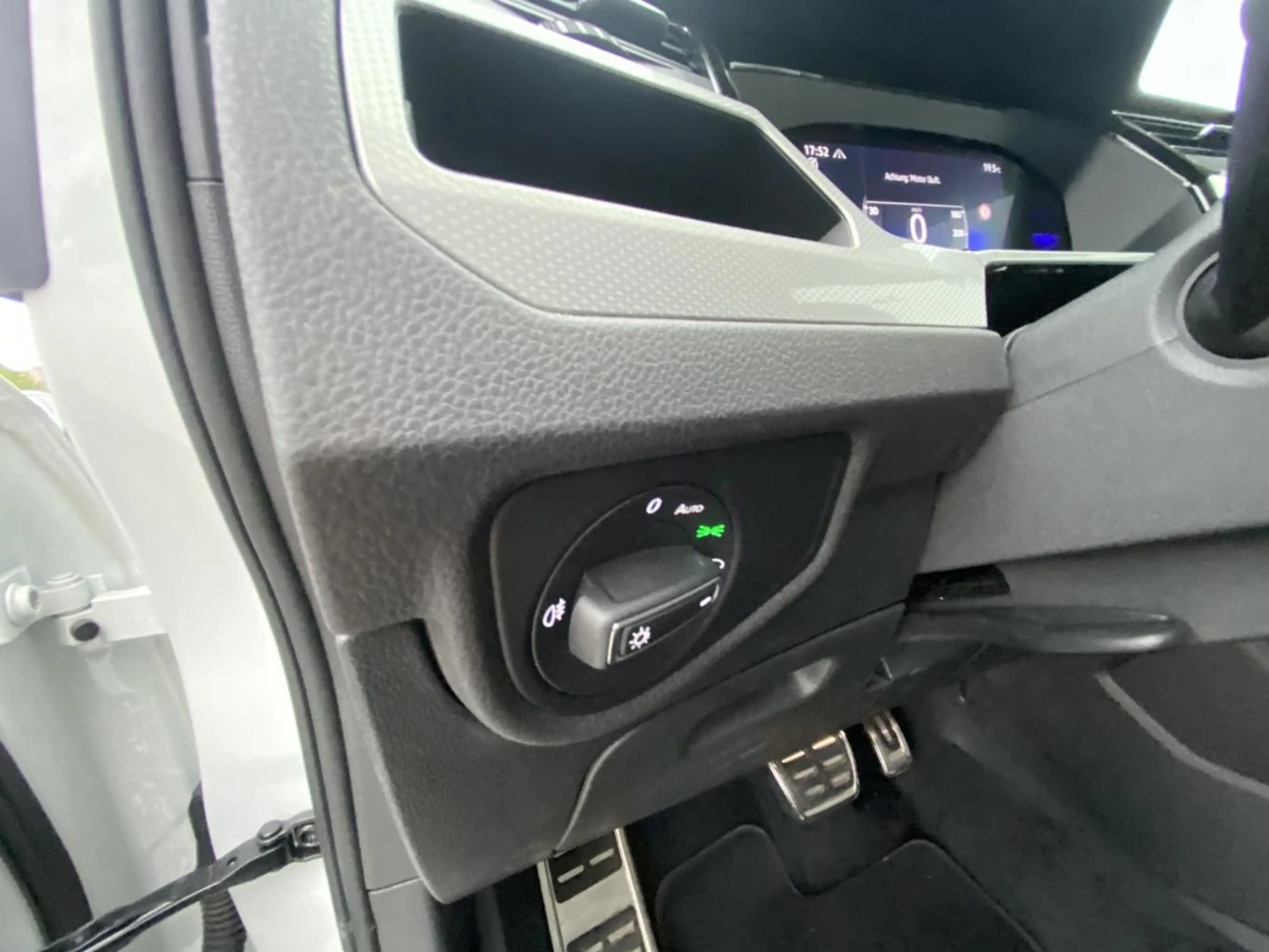Volkswagen Touran 2.0 TDI DSG MOVE APP-CONNECT+AHK+VIRTUAL- — photo 11