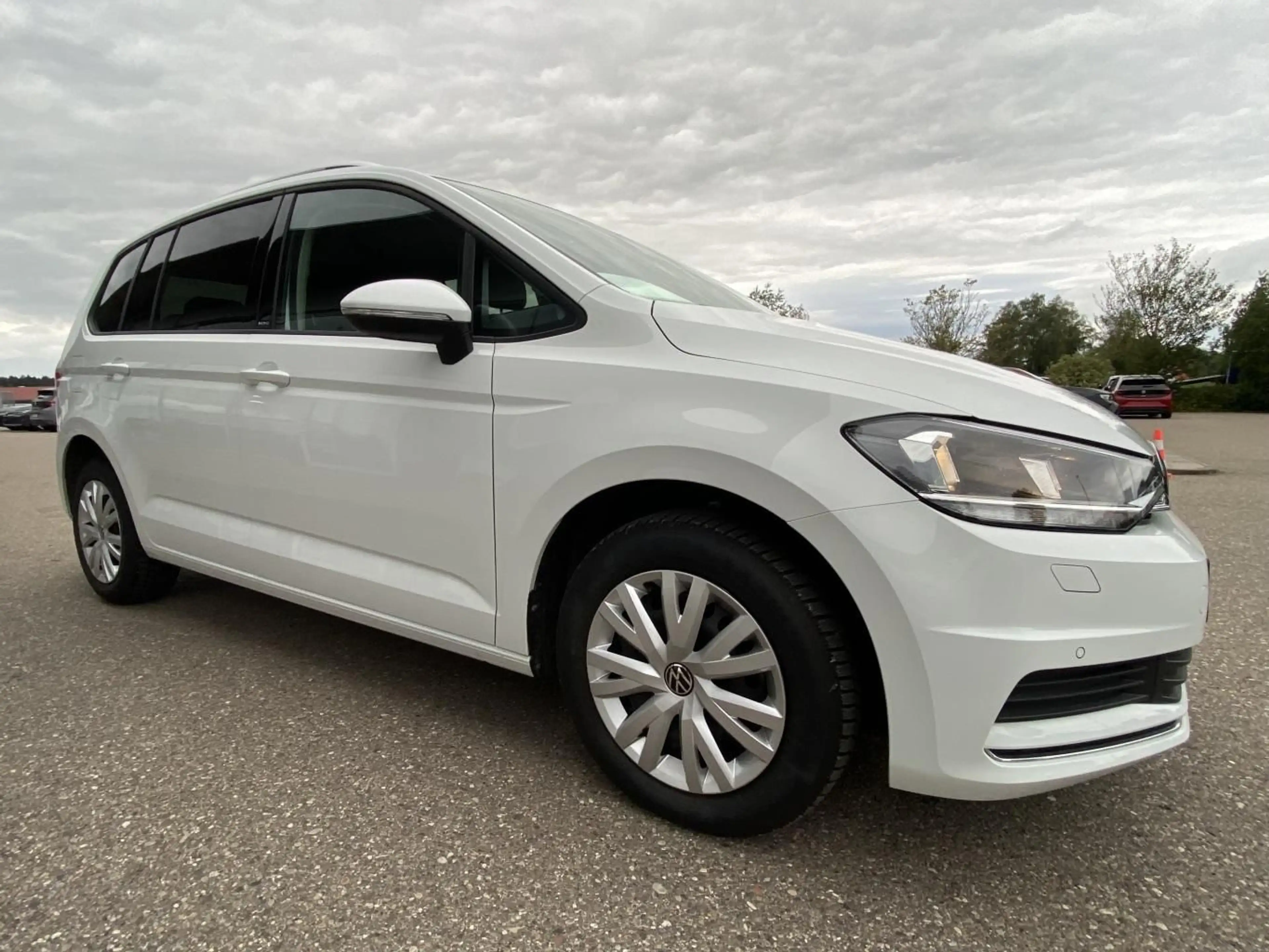 Volkswagen Touran 2.0 TDI DSG MOVE APP-CONNECT+AHK+VIRTUAL- — photo 7