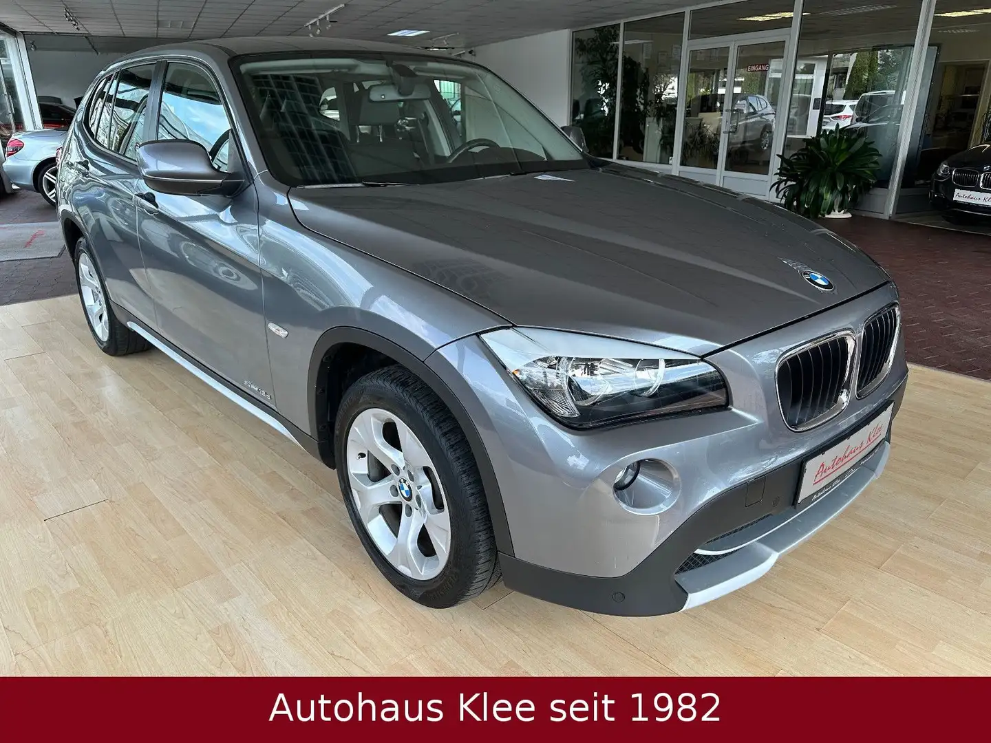 BMW X1 sDrive18d *Klima*17"-LM*SHZ*PDC* Grijs - 1