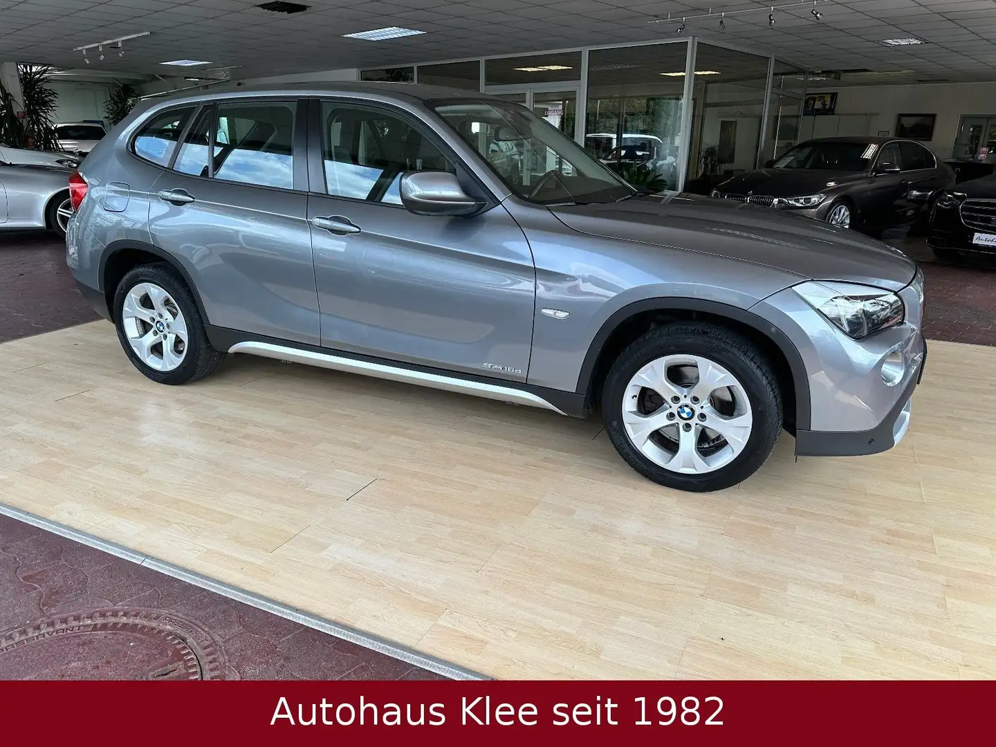 BMW X1 sDrive18d *Klima*17"-LM*SHZ*PDC* Grijs - 2