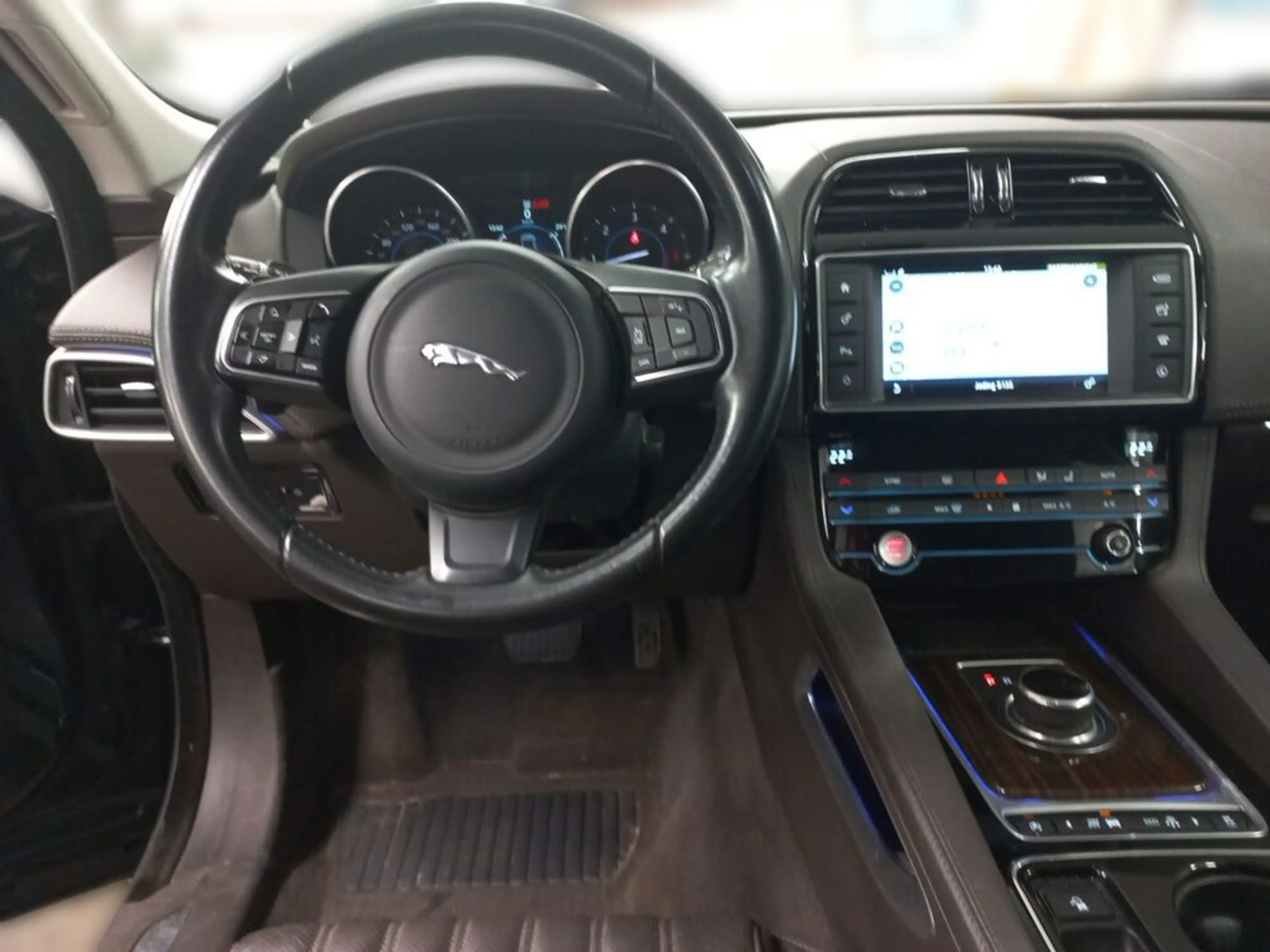Jaguar F-Pace Portfolio AWD*SOFORT VERFÜGBAR* — photo 13