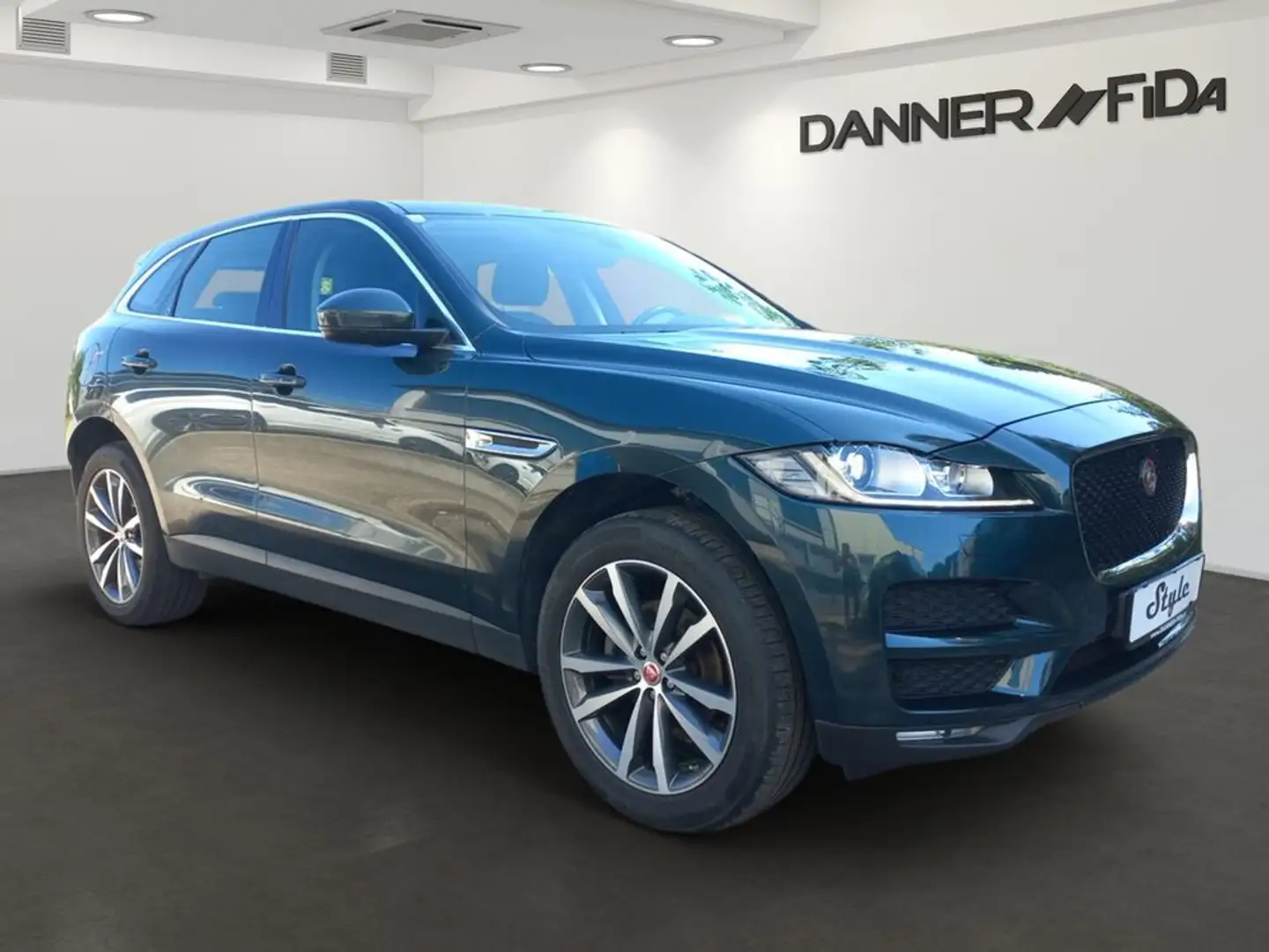 Jaguar F-Pace Portfolio AWD*SOFORT VERFÜGBAR* Grün - 2