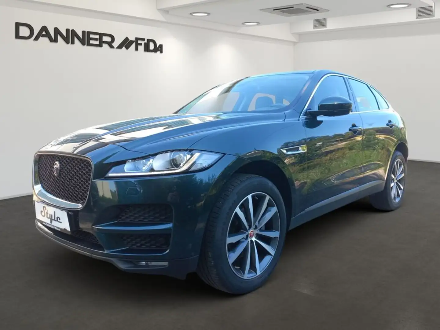 Jaguar F-Pace Portfolio AWD*SOFORT VERFÜGBAR* Grün - 1