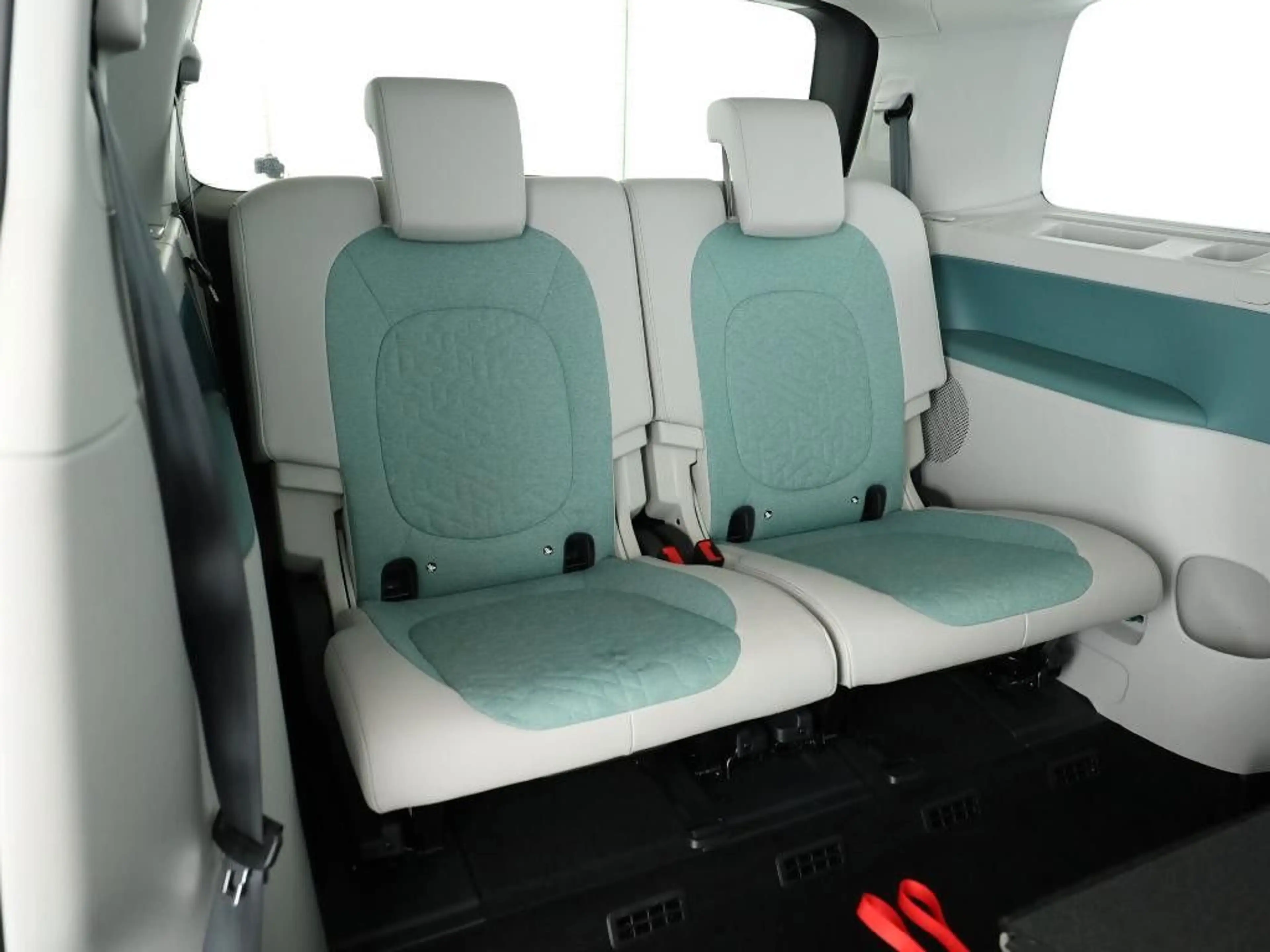 Volkswagen ID. Buzz Bus 210 kW LR Pro PANO ACC AHK HuD H/K — photo 7