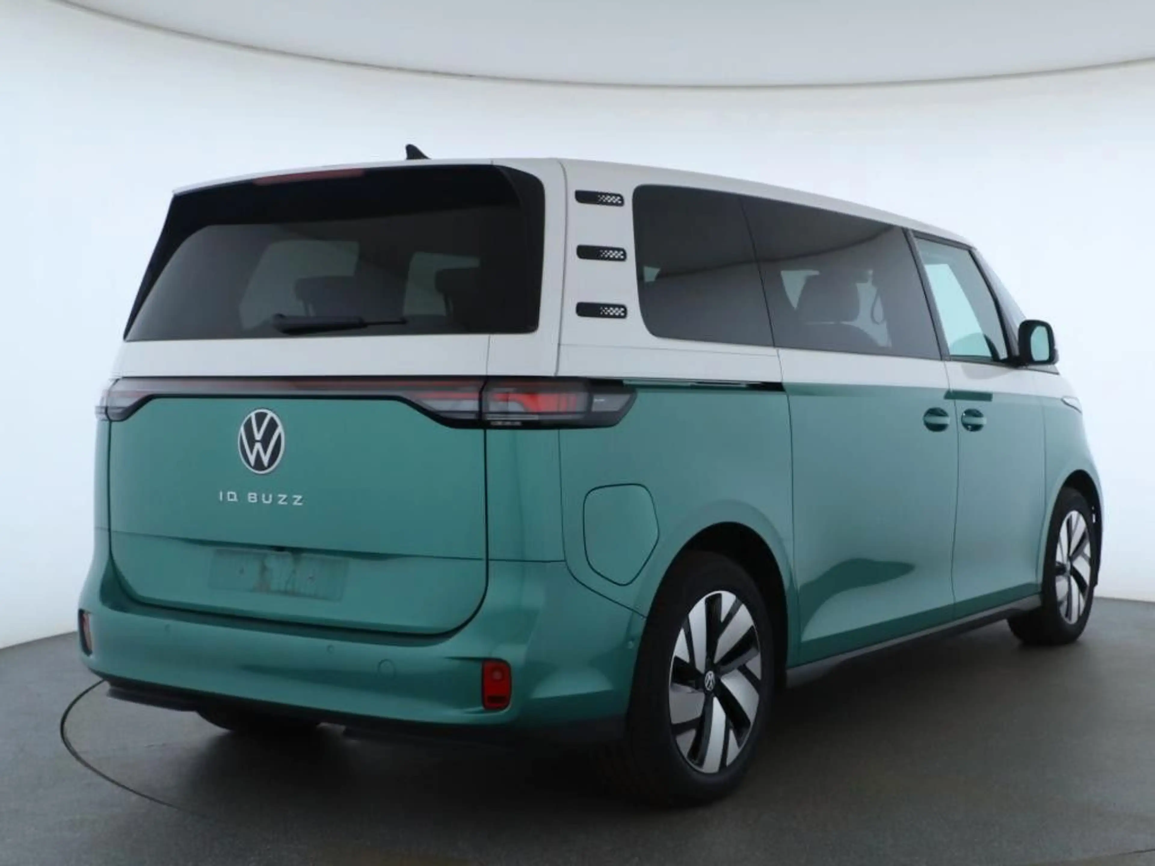Volkswagen ID. Buzz Bus 210 kW LR Pro PANO ACC AHK HuD H/K — photo 3
