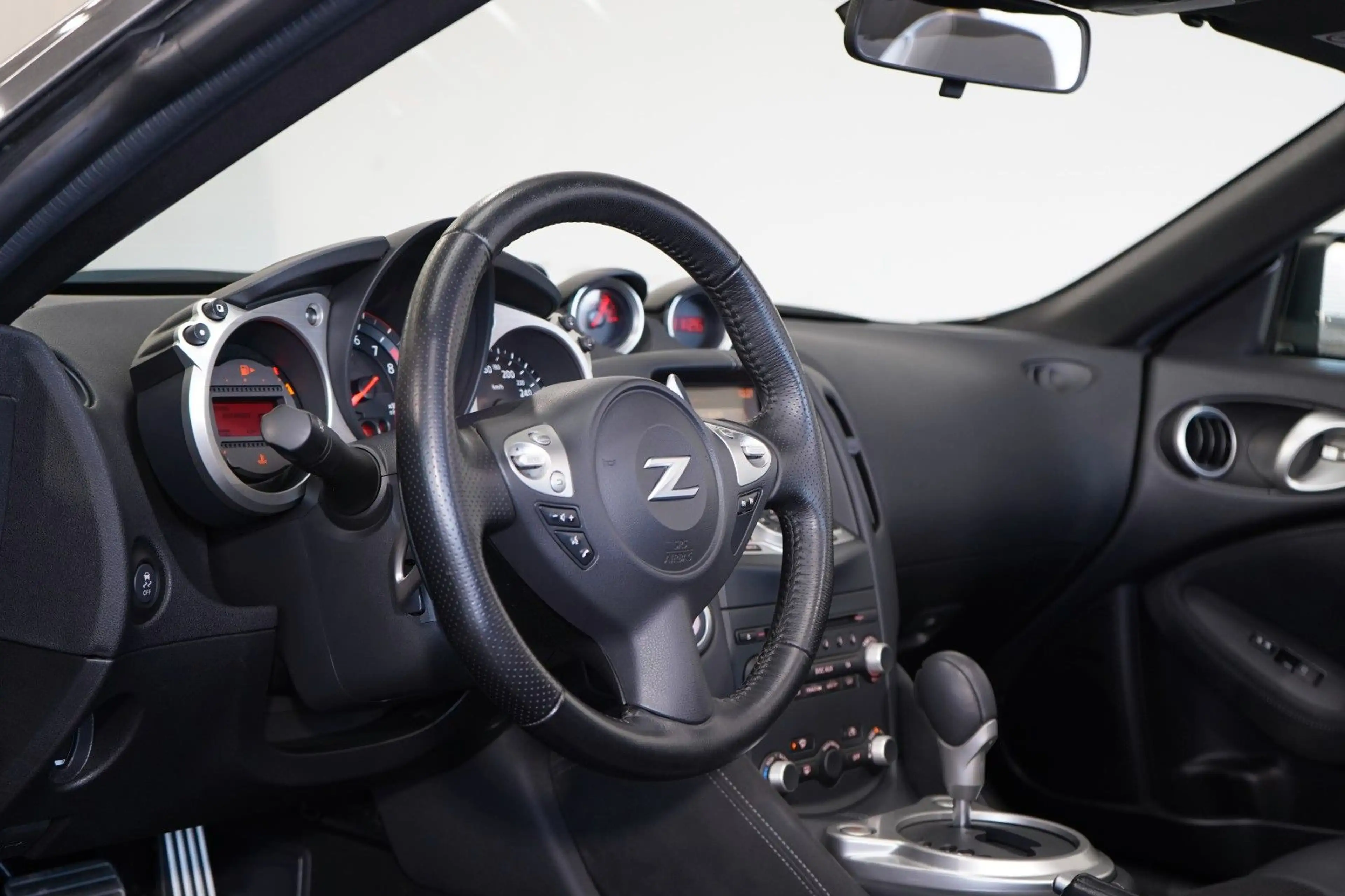 Nissan 370Z Roadster Pack*Keyless*Deutsch*Kamera*Navi* — photo 9