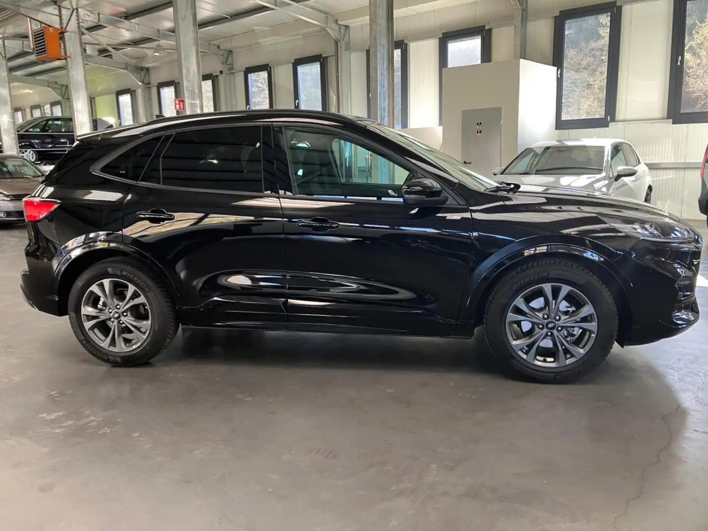Ford Kuga ST-Line 1.5 Ecoboost Schwarz - 2