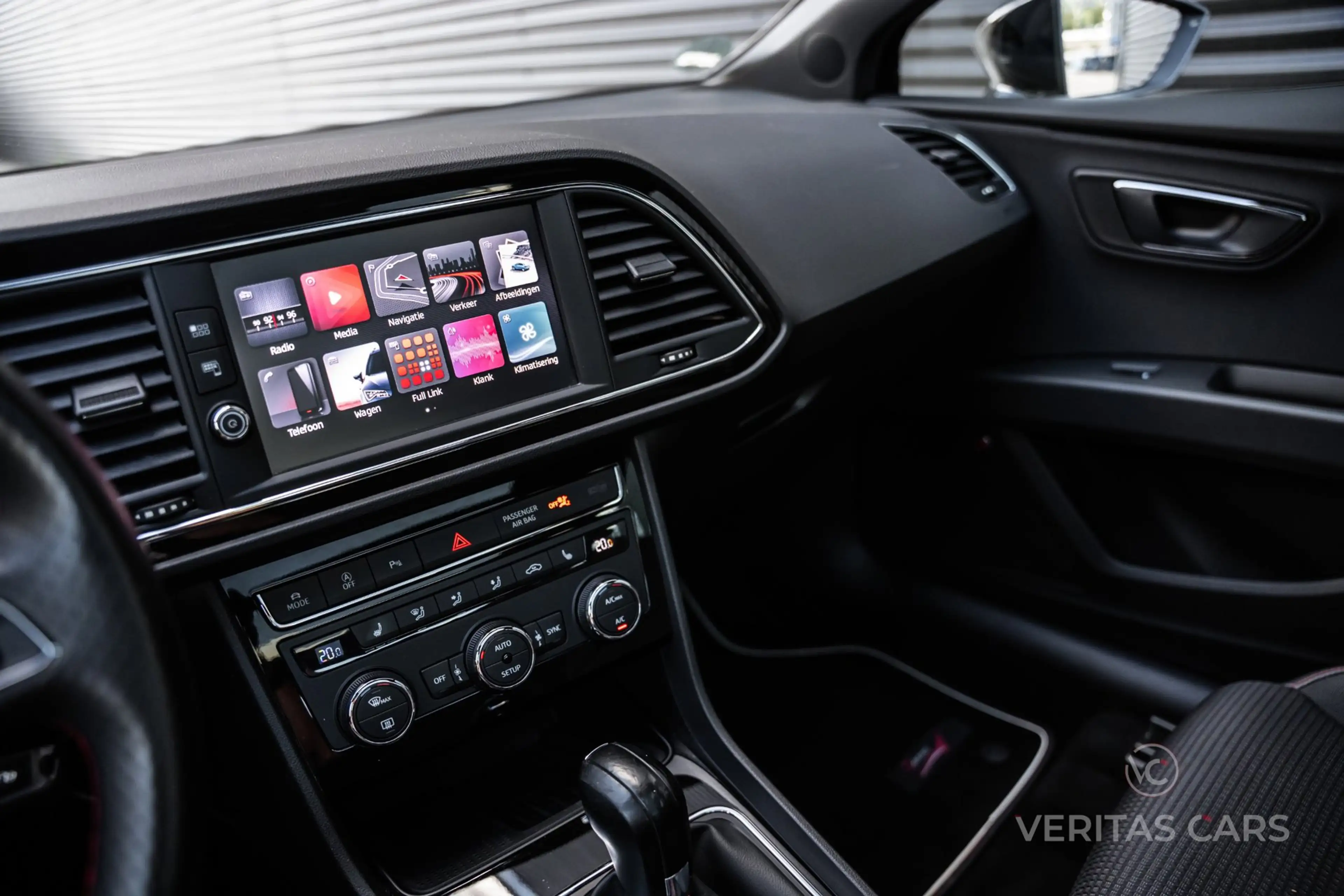 SEAT Leon ST 1.8 TSI FR 180PK|Pano|Beats|Camera|Drive Profil — photo 13