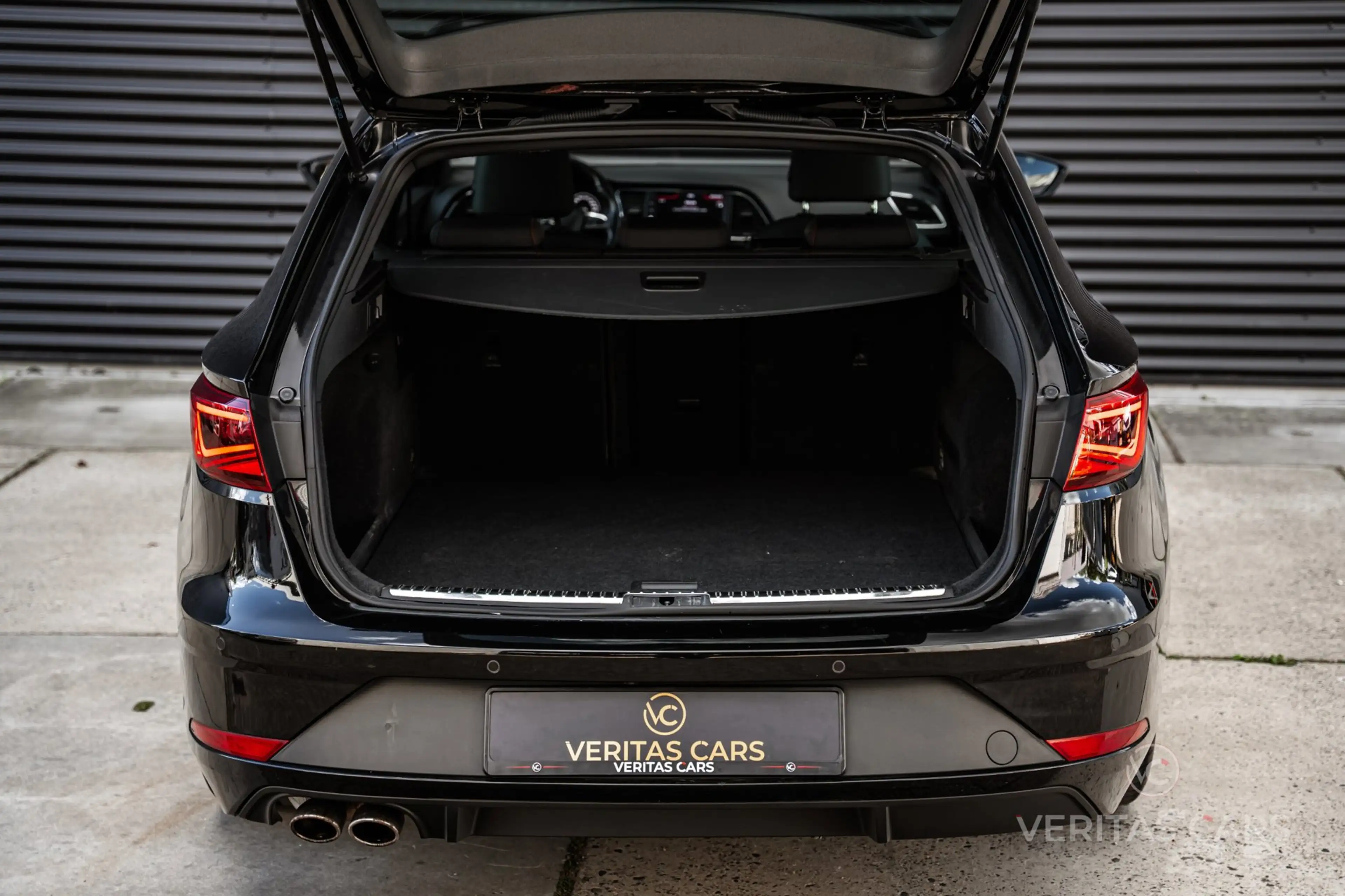 SEAT Leon ST 1.8 TSI FR 180PK|Pano|Beats|Camera|Drive Profil — photo 25