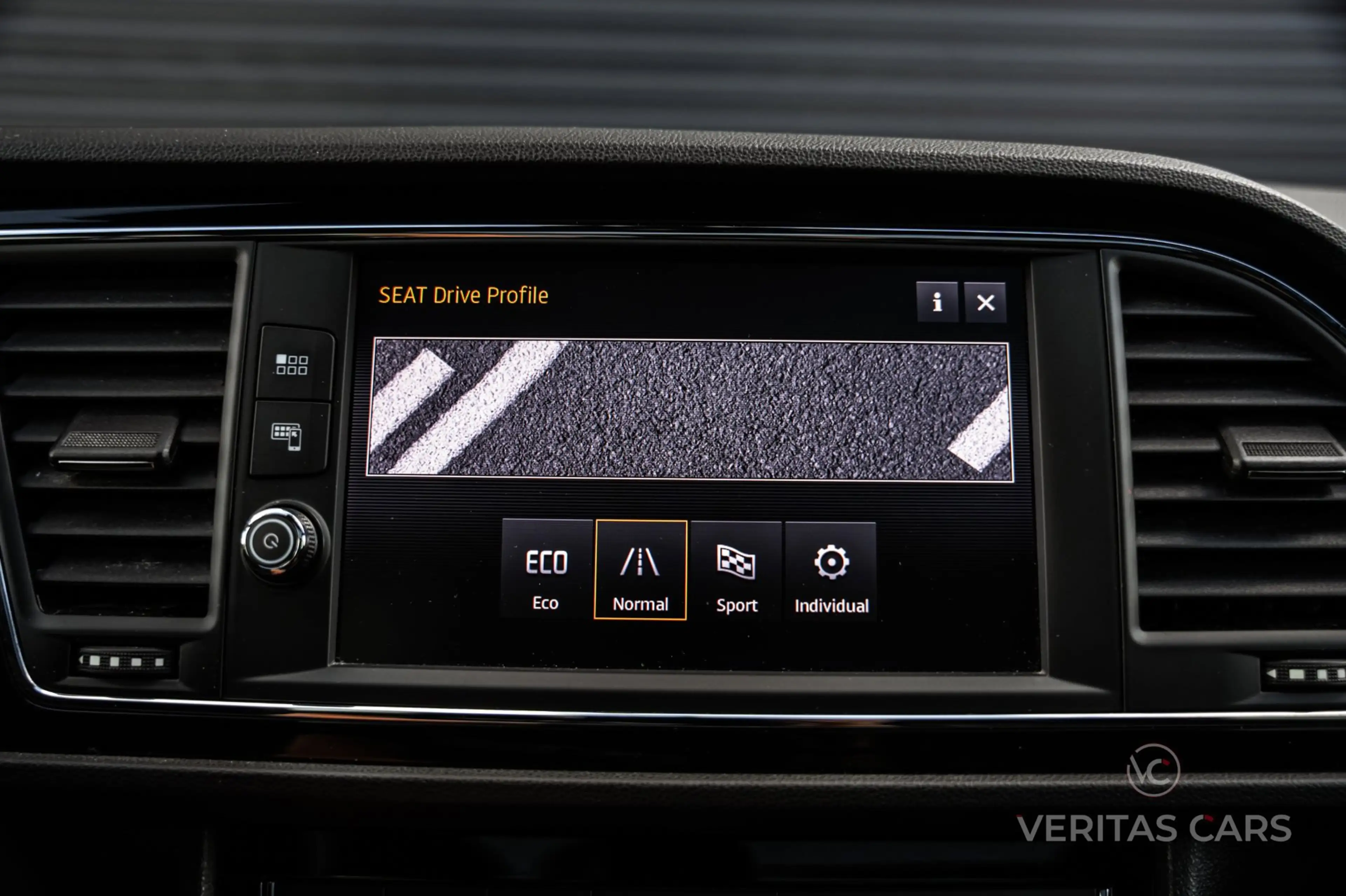 SEAT Leon ST 1.8 TSI FR 180PK|Pano|Beats|Camera|Drive Profil — photo 17