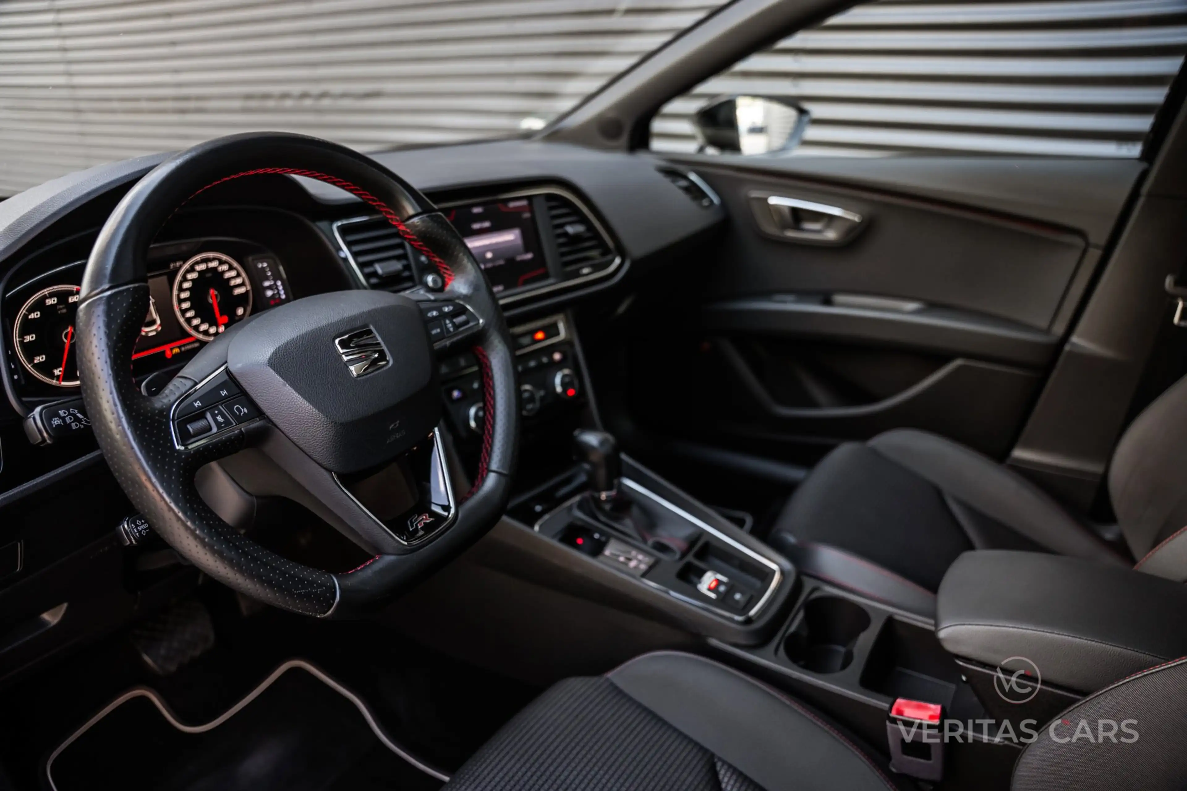 SEAT Leon ST 1.8 TSI FR 180PK|Pano|Beats|Camera|Drive Profil — photo 39