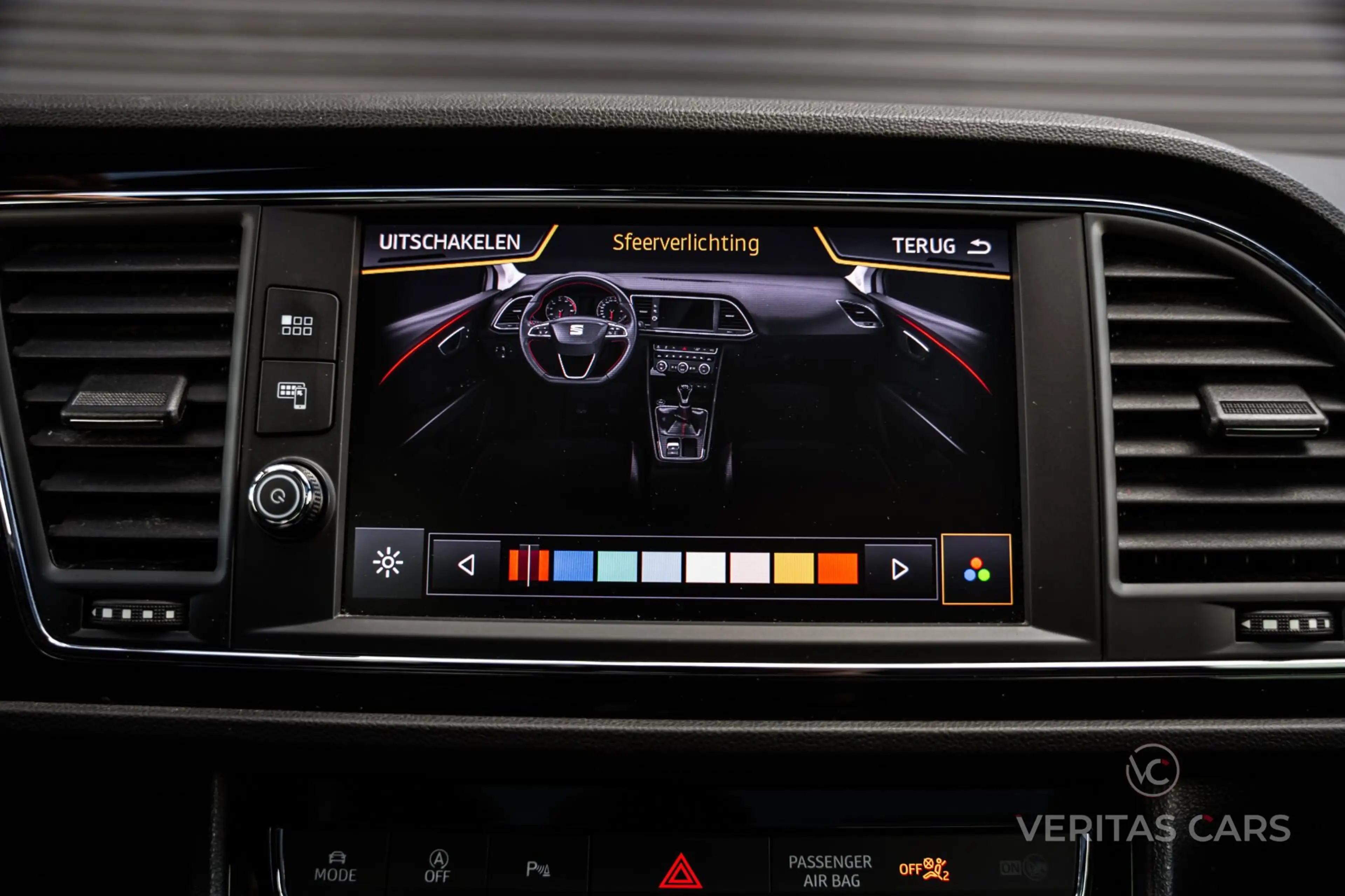 SEAT Leon ST 1.8 TSI FR 180PK|Pano|Beats|Camera|Drive Profil — photo 18