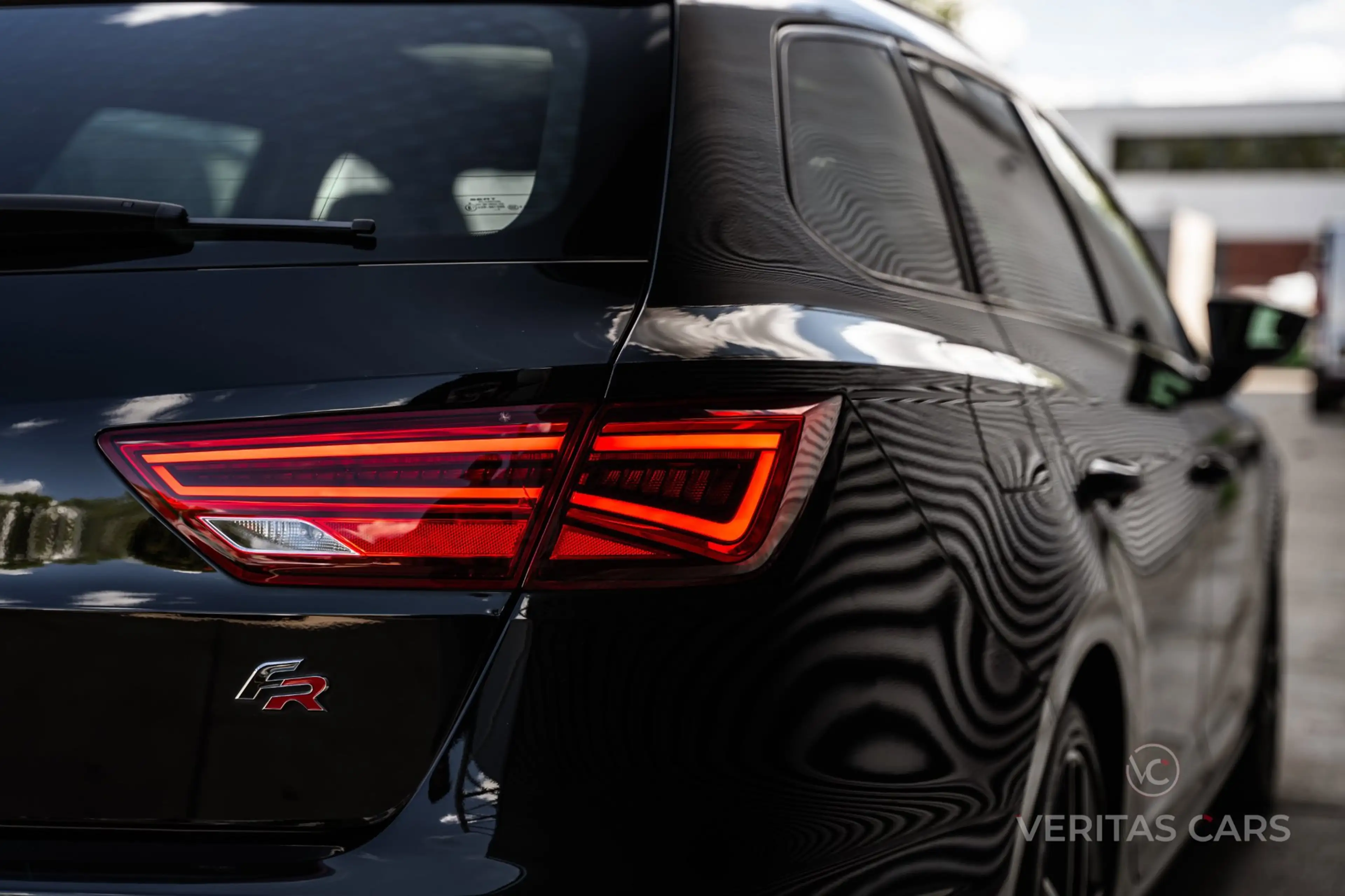 SEAT Leon ST 1.8 TSI FR 180PK|Pano|Beats|Camera|Drive Profil — photo 35