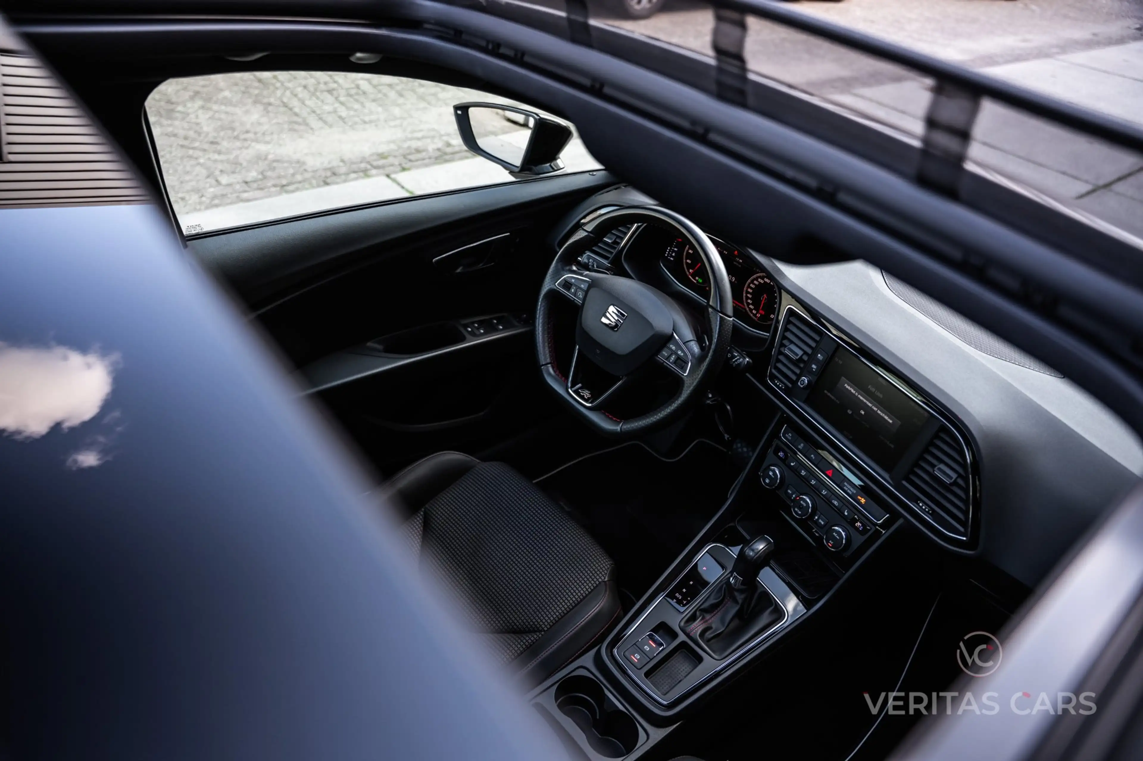 SEAT Leon ST 1.8 TSI FR 180PK|Pano|Beats|Camera|Drive Profil — photo 9