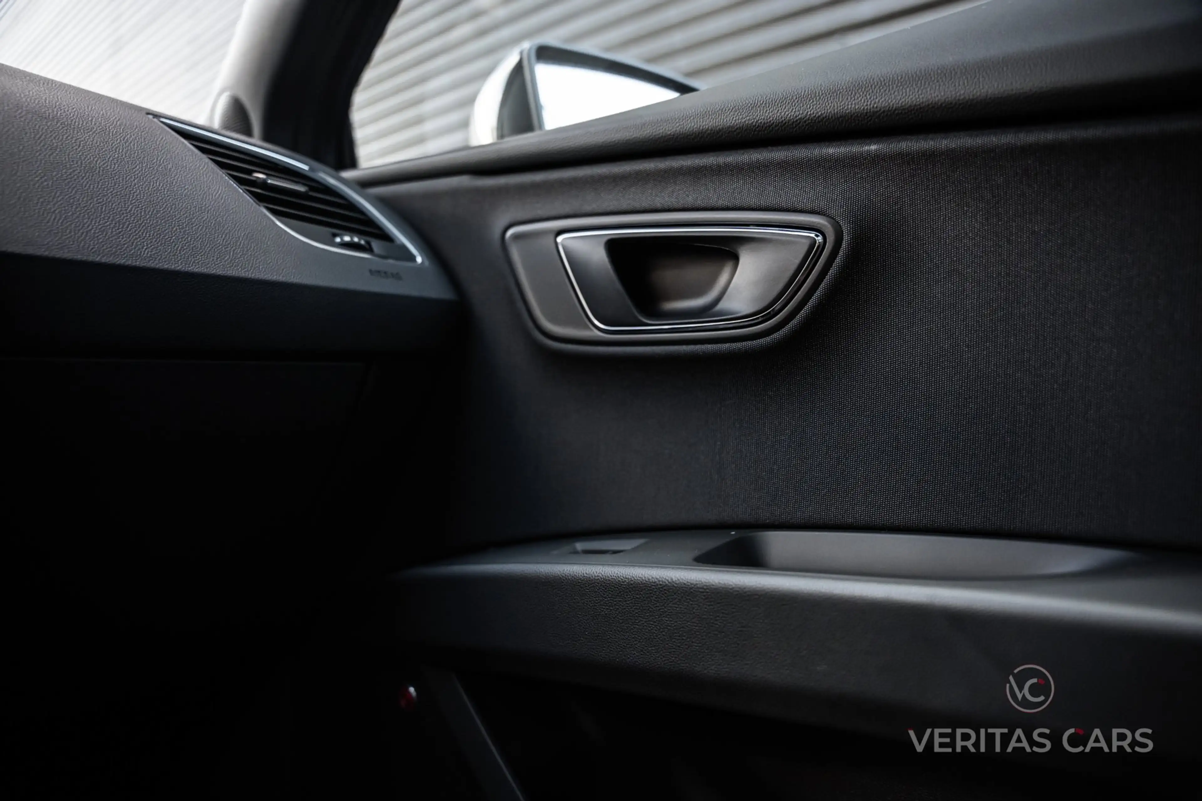 SEAT Leon ST 1.8 TSI FR 180PK|Pano|Beats|Camera|Drive Profil — photo 20