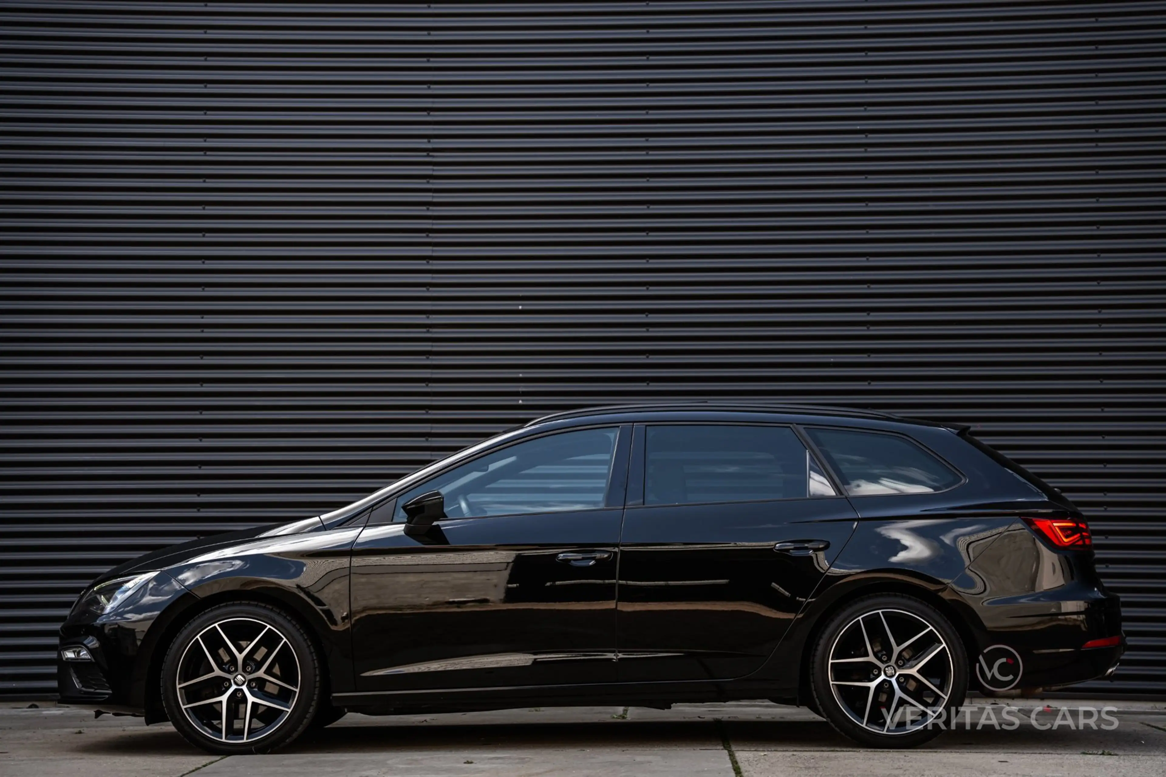 SEAT Leon ST 1.8 TSI FR 180PK|Pano|Beats|Camera|Drive Profil — photo 4