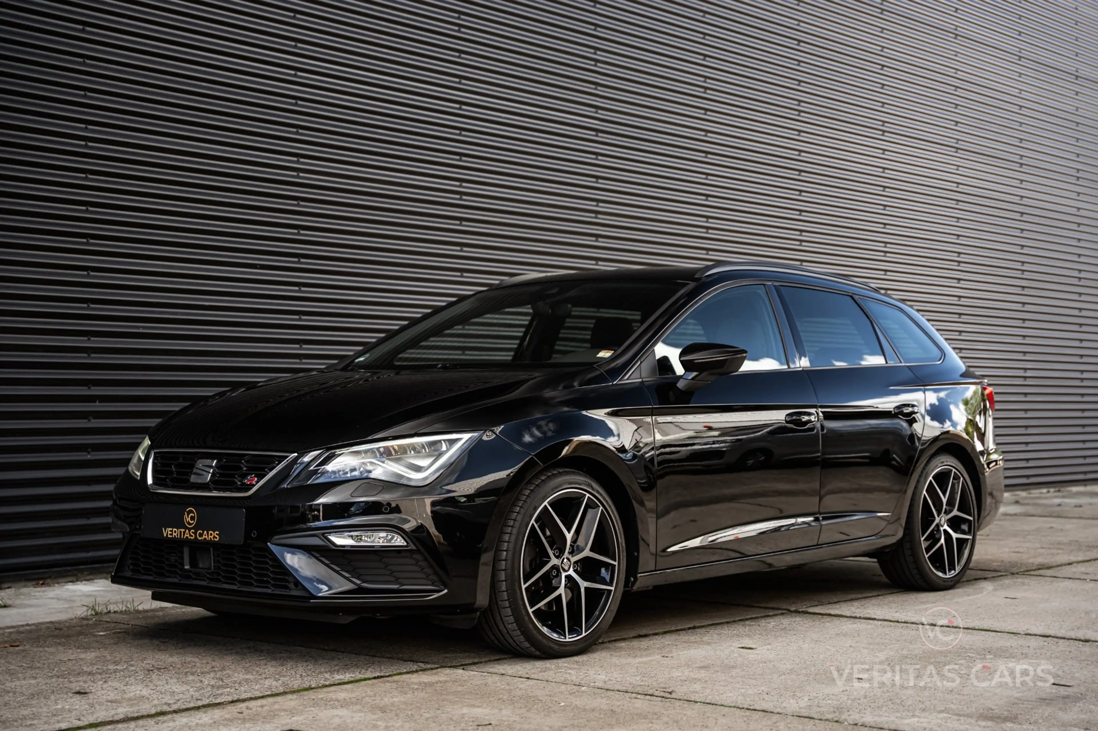 SEAT Leon ST 1.8 TSI FR 180PK|Pano|Beats|Camera|Drive Profil — photo 26