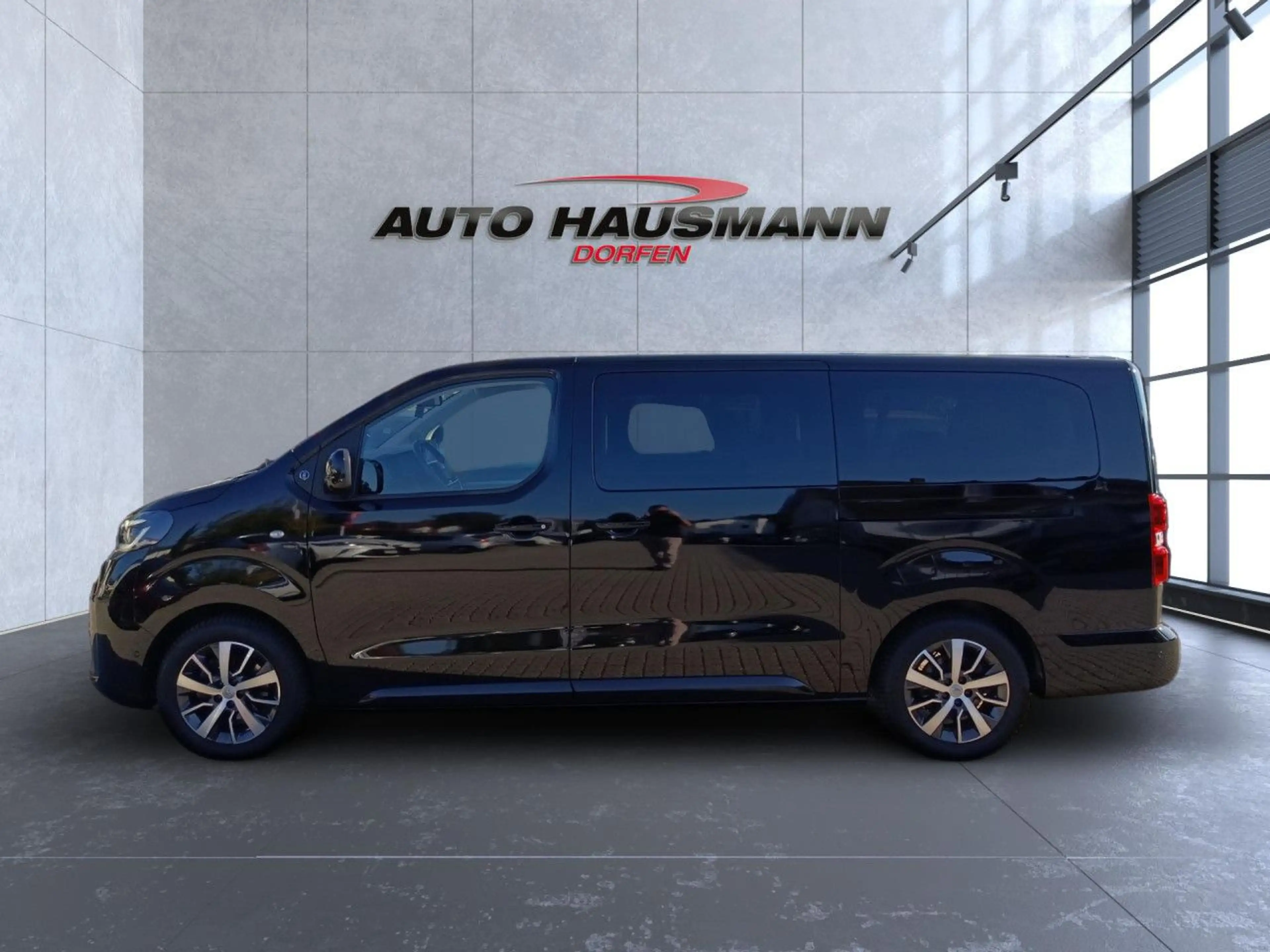 Toyota Proace Verso 2.0 D-4D L2 Team D 177PS Automatik — photo 9