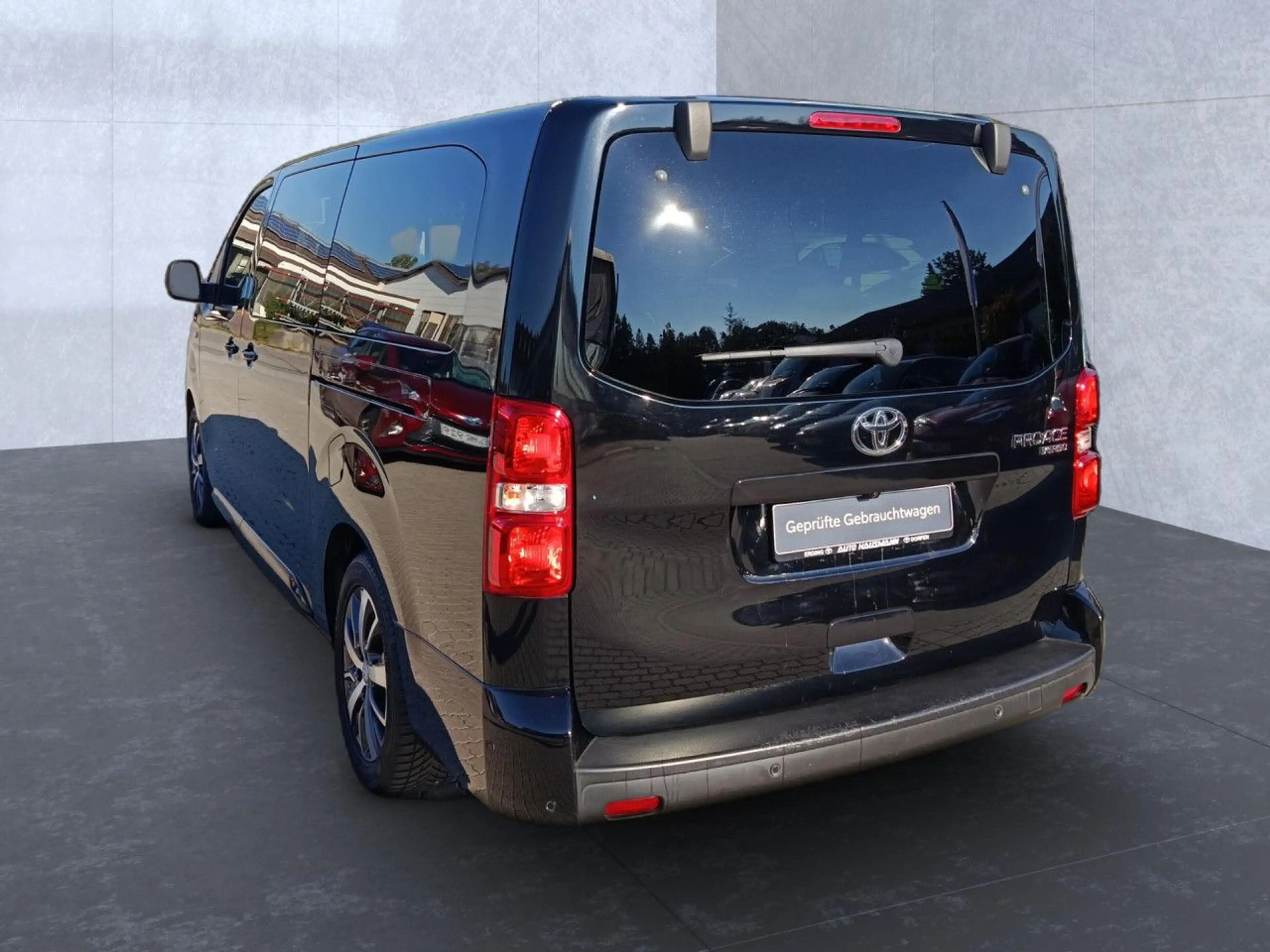Toyota Proace Verso 2.0 D-4D L2 Team D 177PS Automatik — photo 3