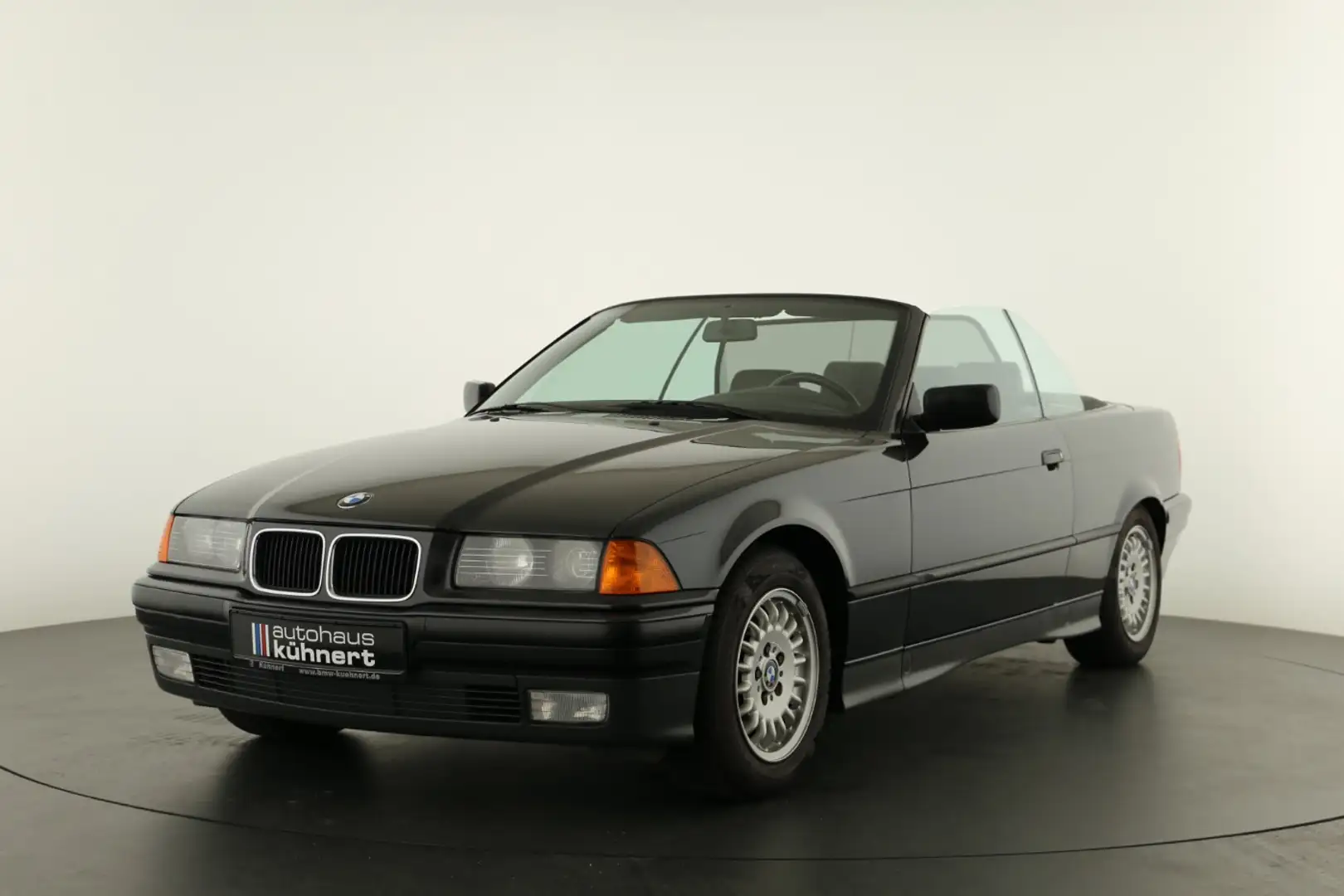 BMW 325 i Cabrio Schalter I Sportsitze Schwarz - 1