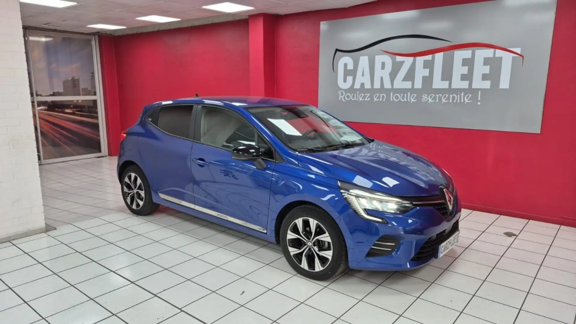 Renault Clio 1.0 TCe 90ch EVOLUTION/1 ERE MAIN/EXPORT 12990 ht Bleu - 1