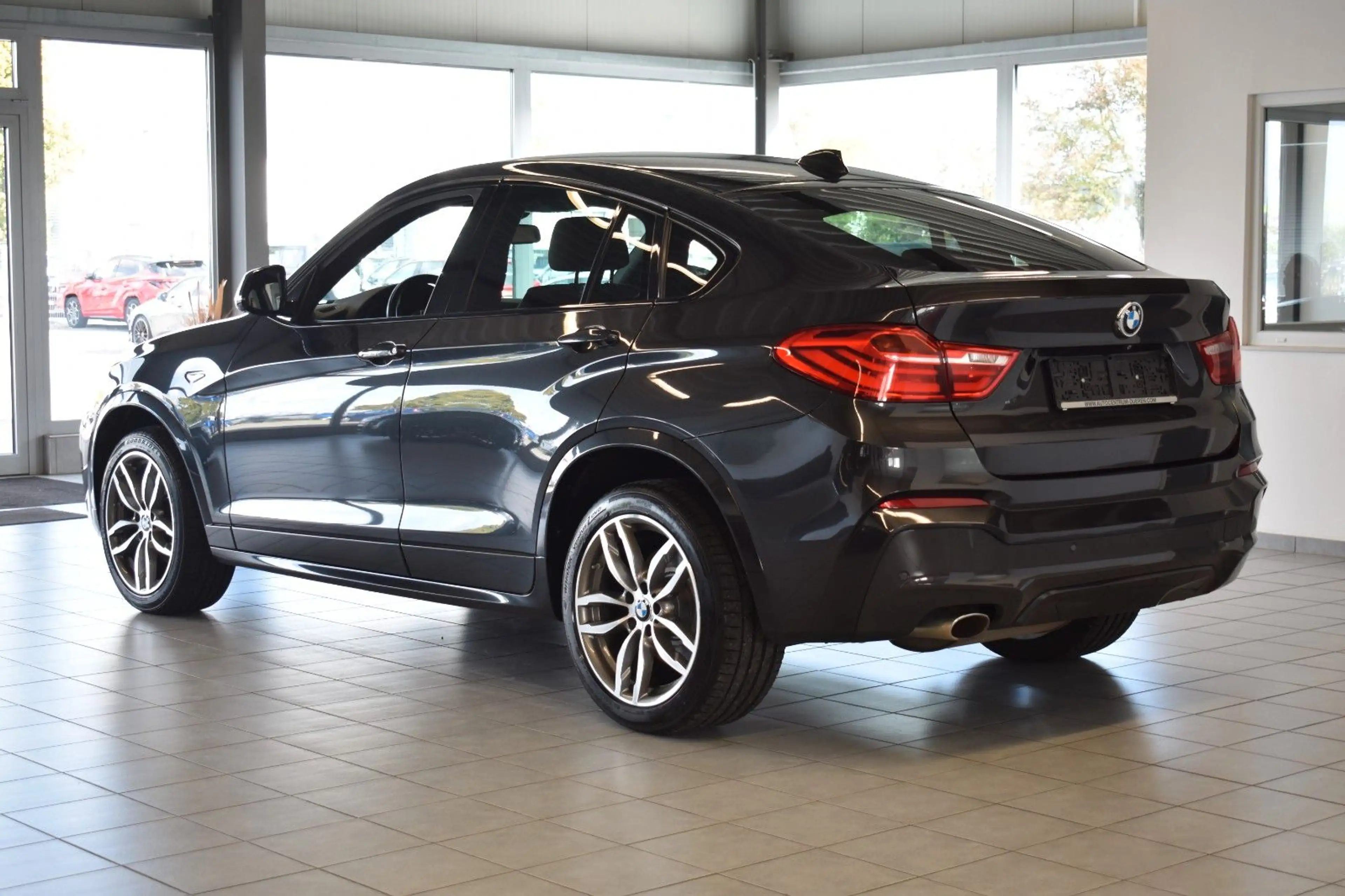 BMW X4 xDrive 20d/M-SPORT/LED/LEDER/HUD/NAVI/M PAKET — photo 5