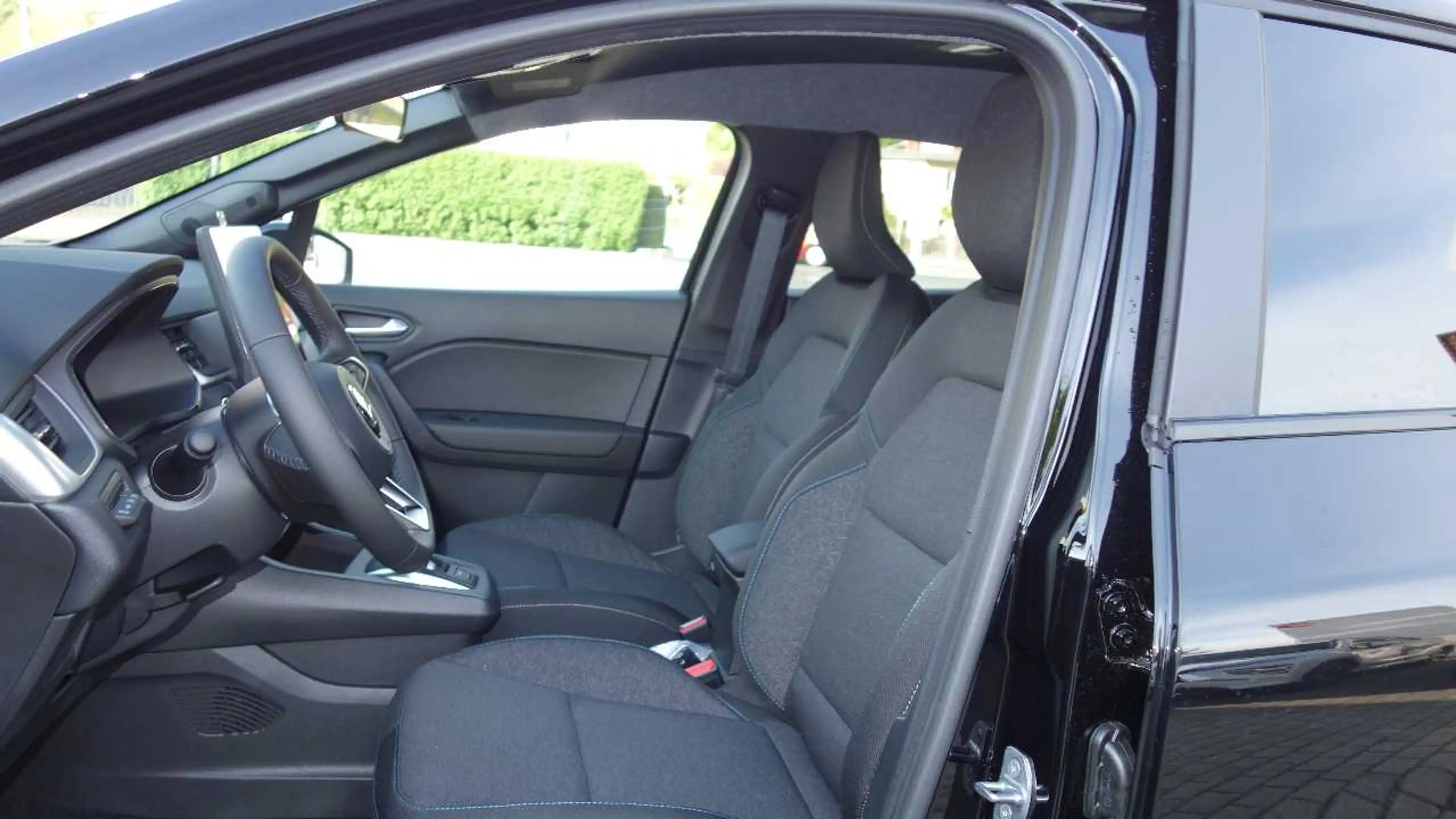 Mitsubishi ASX 1.8 Hybrid Black — photo 10