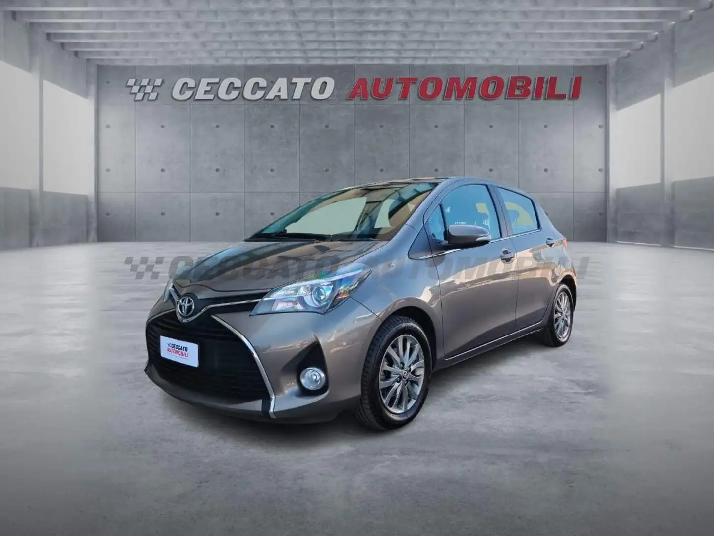 Toyota Yaris Yaris 5p 1.0 Active my16 Grigio - 1