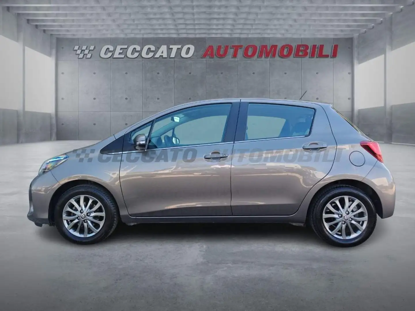 Toyota Yaris Yaris 5p 1.0 Active my16 Grigio - 2