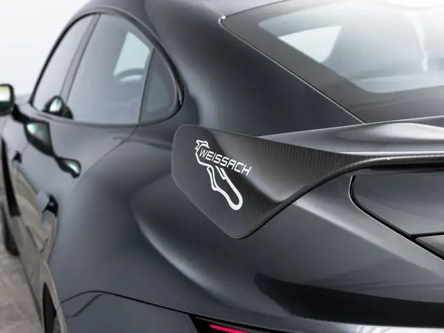 Porsche Taycan Turbo GT mit Weissach-Paket Ansicht 5