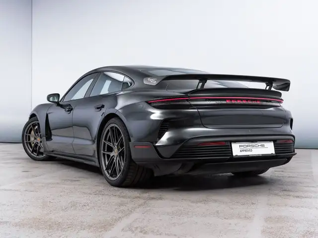 Porsche Taycan Turbo GT mit Weissach-Paket Ansicht 3
