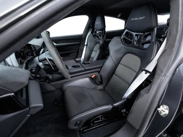 Porsche Taycan Turbo GT mit Weissach-Paket Ansicht 19