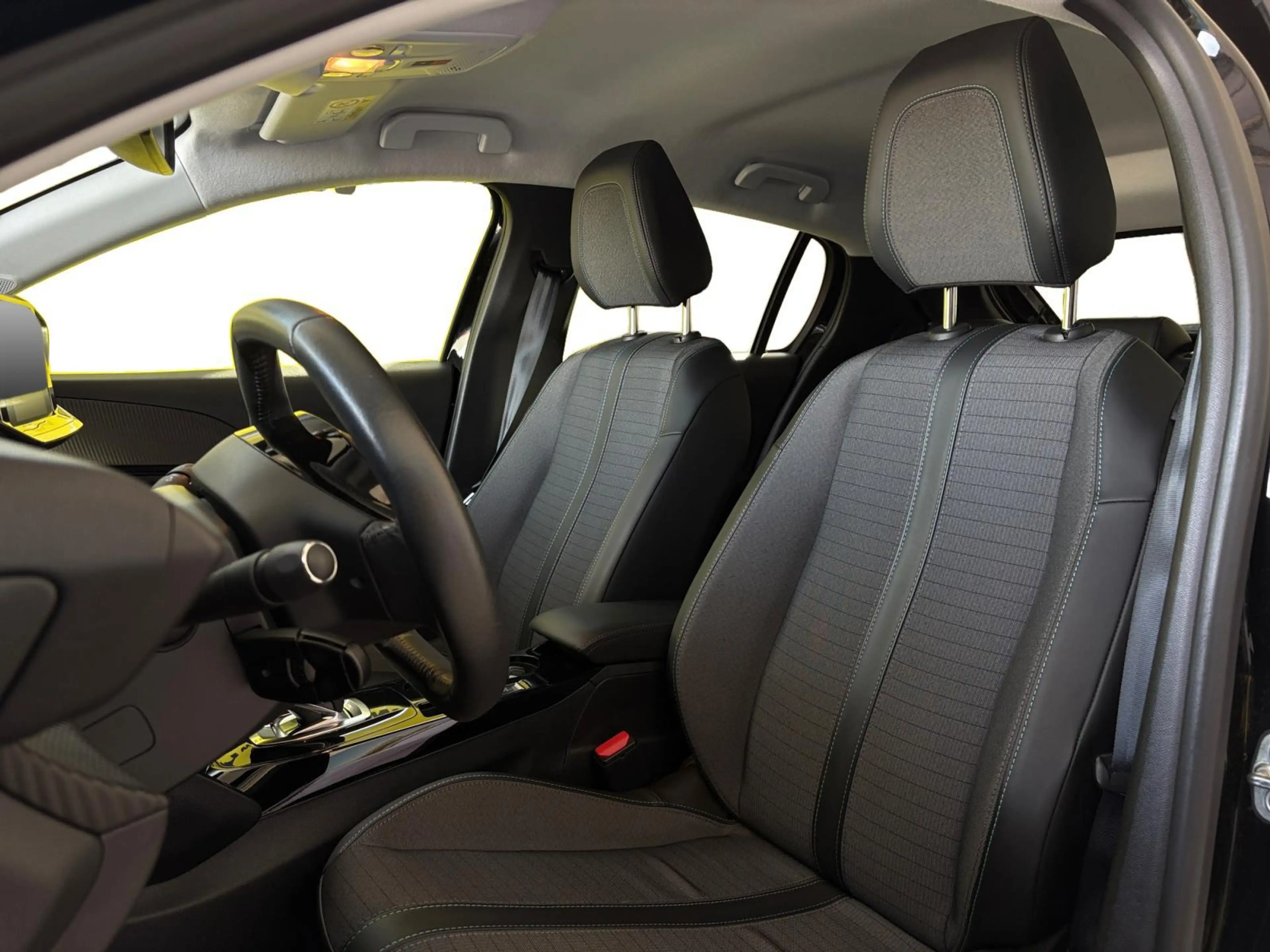 Peugeot e-208 Allure Pack EV 3-FASEN 50kWh 136pk KEYLESS ENTRY | — photo 12