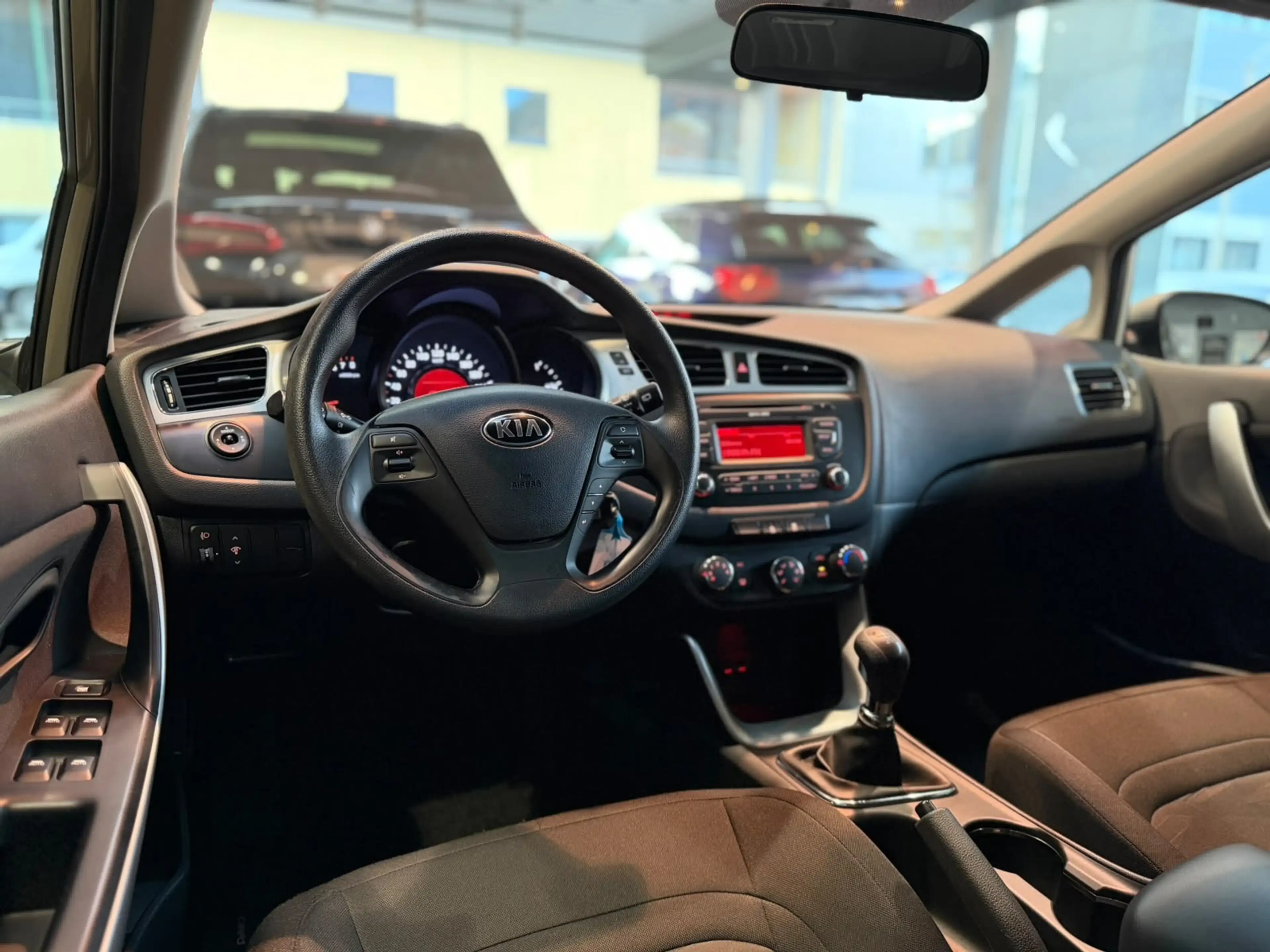 Kia Ceed / cee'd 1.4i Sense ISG * 43000kms * Clim — photo 9