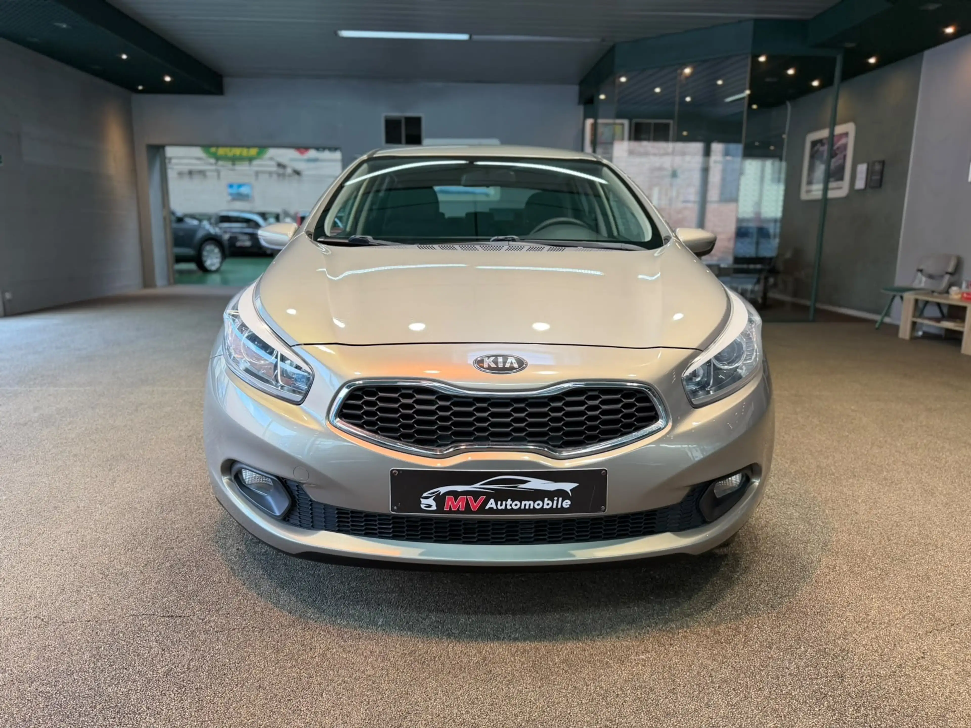 Kia Ceed / cee'd 1.4i Sense ISG * 43000kms * Clim — photo 2