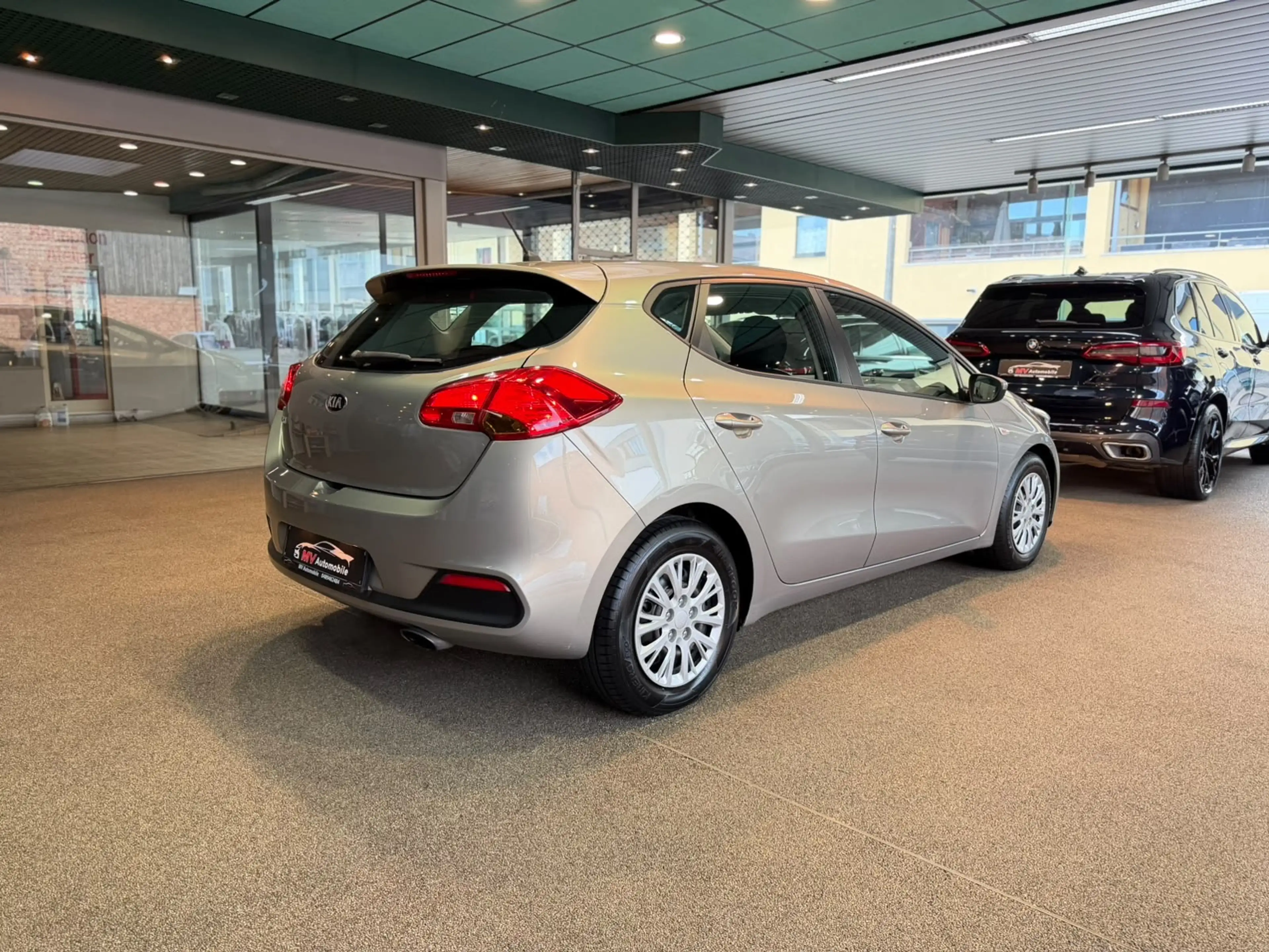 Kia Ceed / cee'd 1.4i Sense ISG * 43000kms * Clim — photo 6