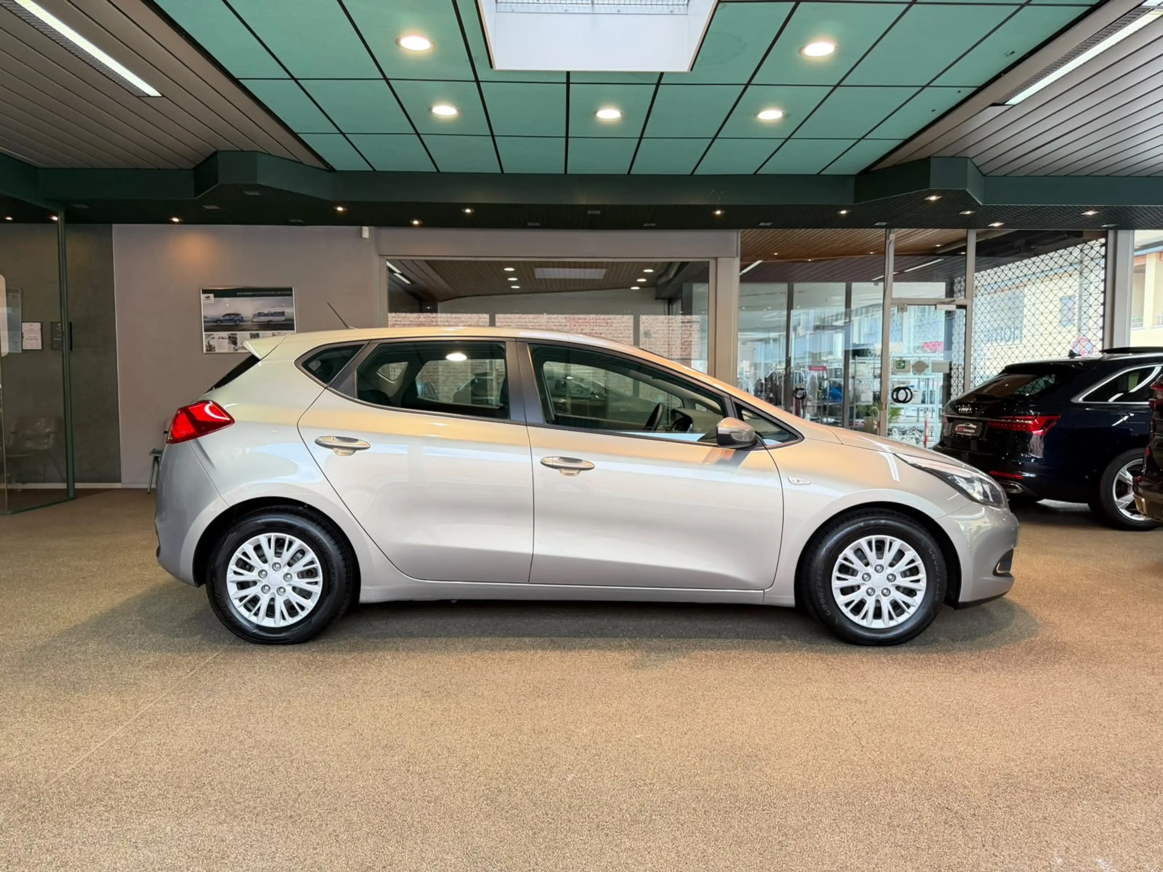Kia Ceed / cee'd 1.4i Sense ISG * 43000kms * Clim — photo 7
