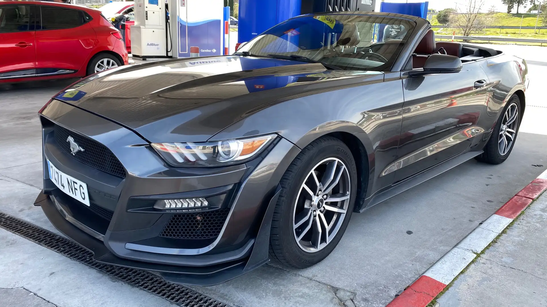 Ford Mustang Mustang Convertible 2.3 EcoBoost Aut. Gris - 2