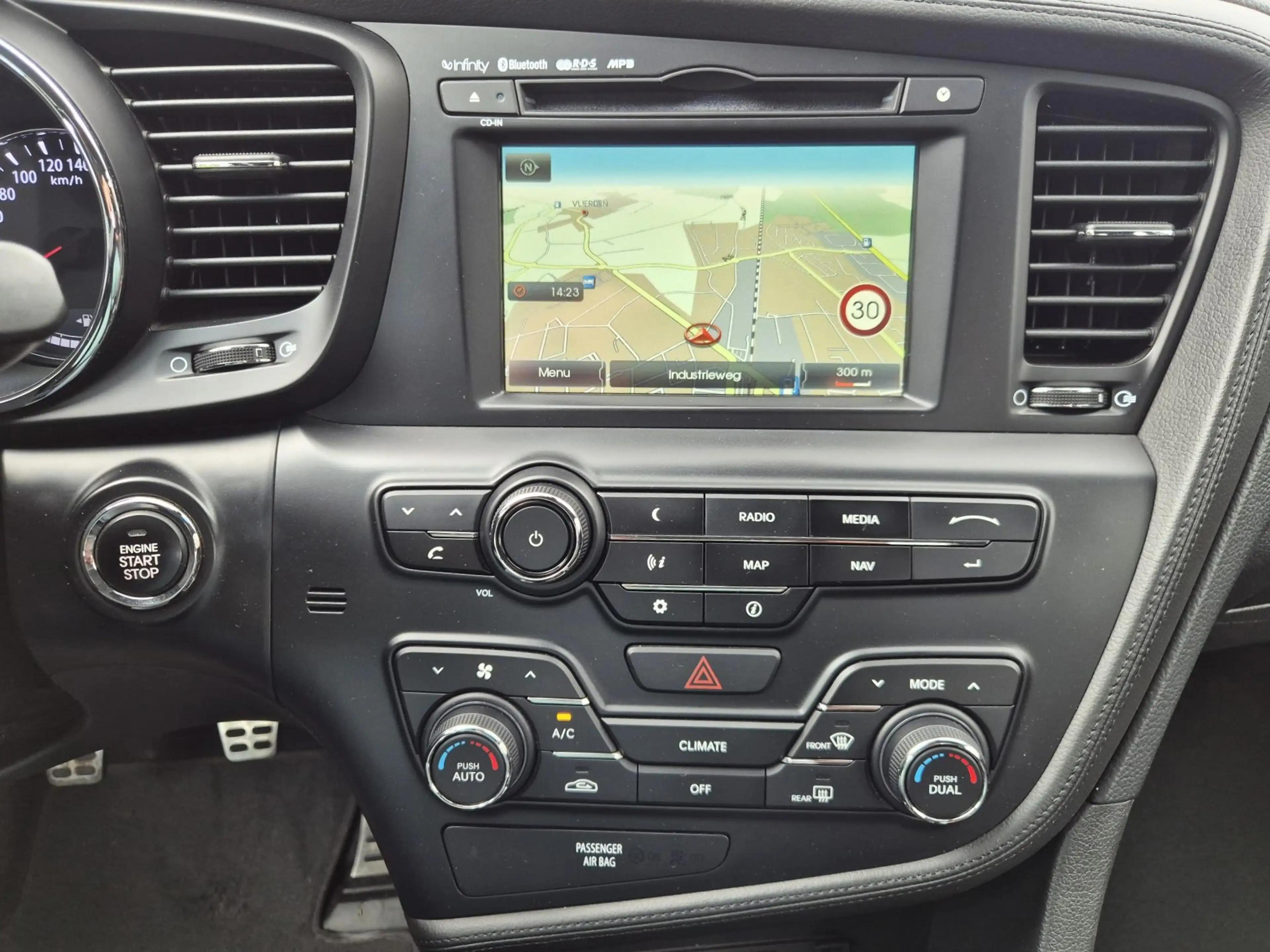 Kia Optima 1.7 CRDi Super Pack Navi Clima Cruise Leder — photo 23