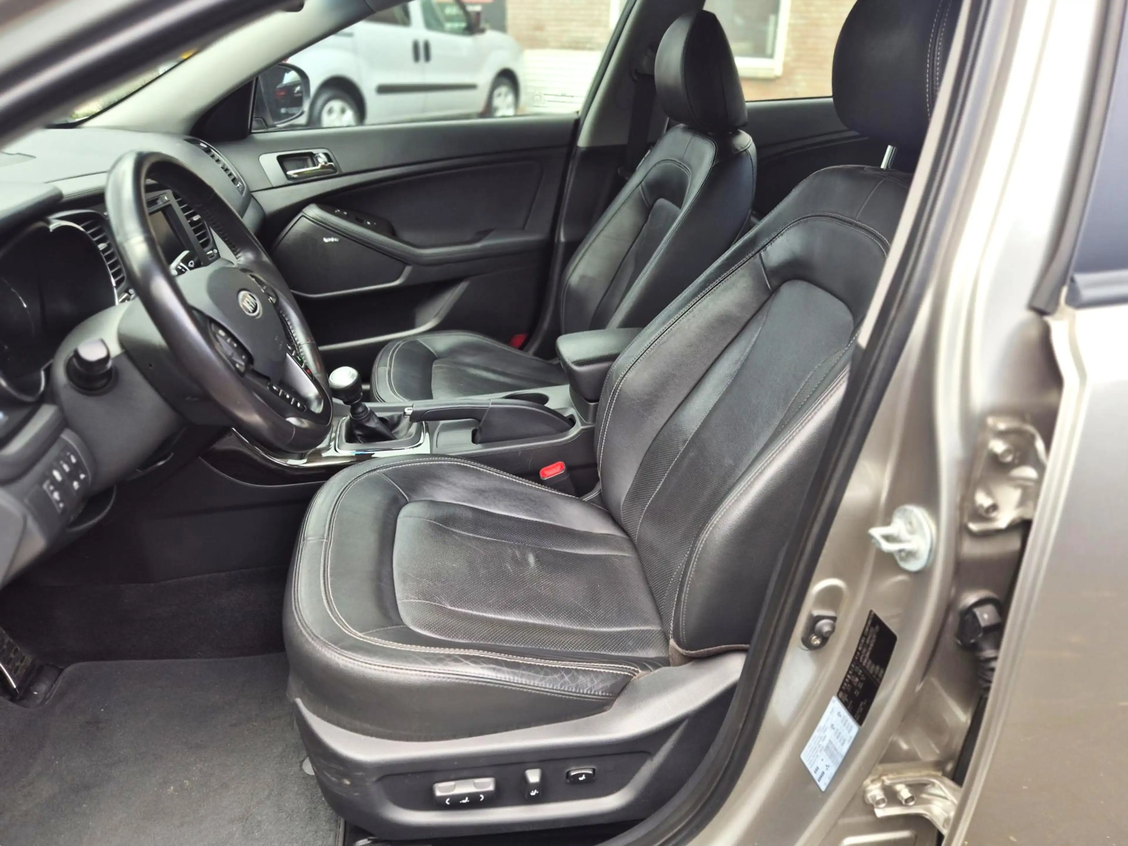Kia Optima 1.7 CRDi Super Pack Navi Clima Cruise Leder — photo 16