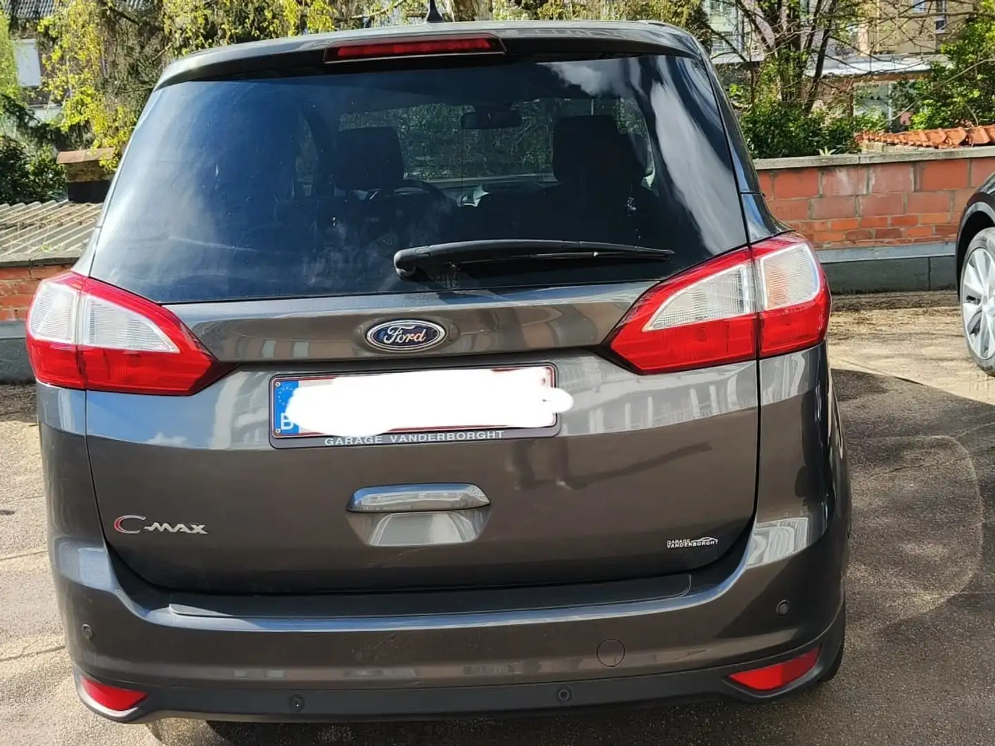 Ford Grand C-Max 1.5TDCi Business 120 Gris - 2