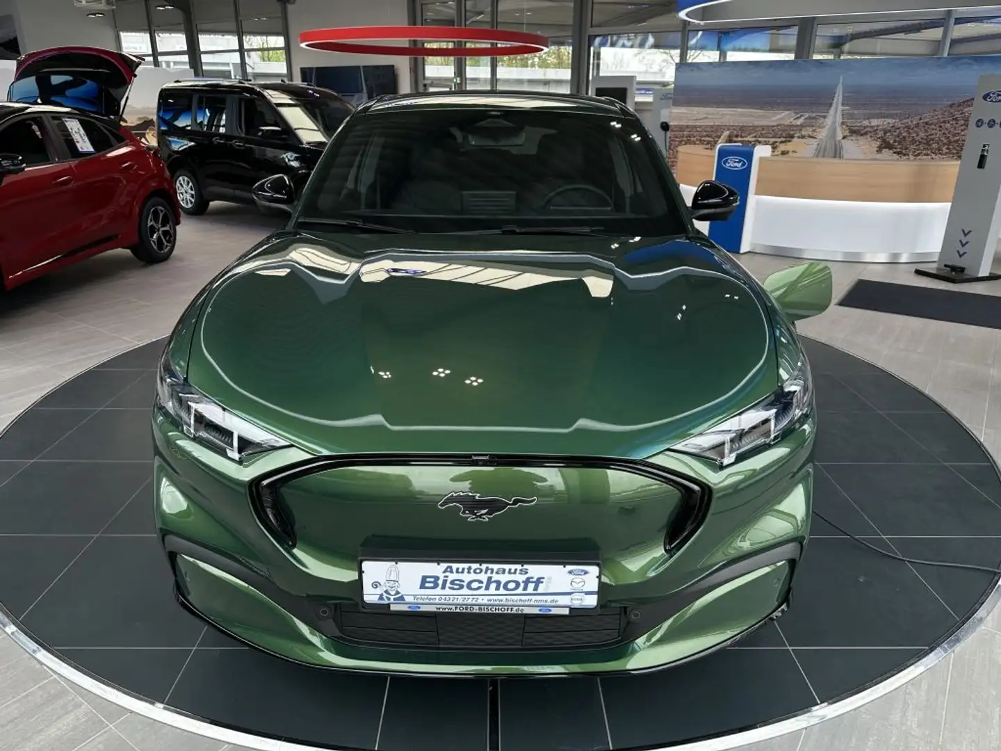 Ford Mustang Mach-E PREMIUM Groen - 1