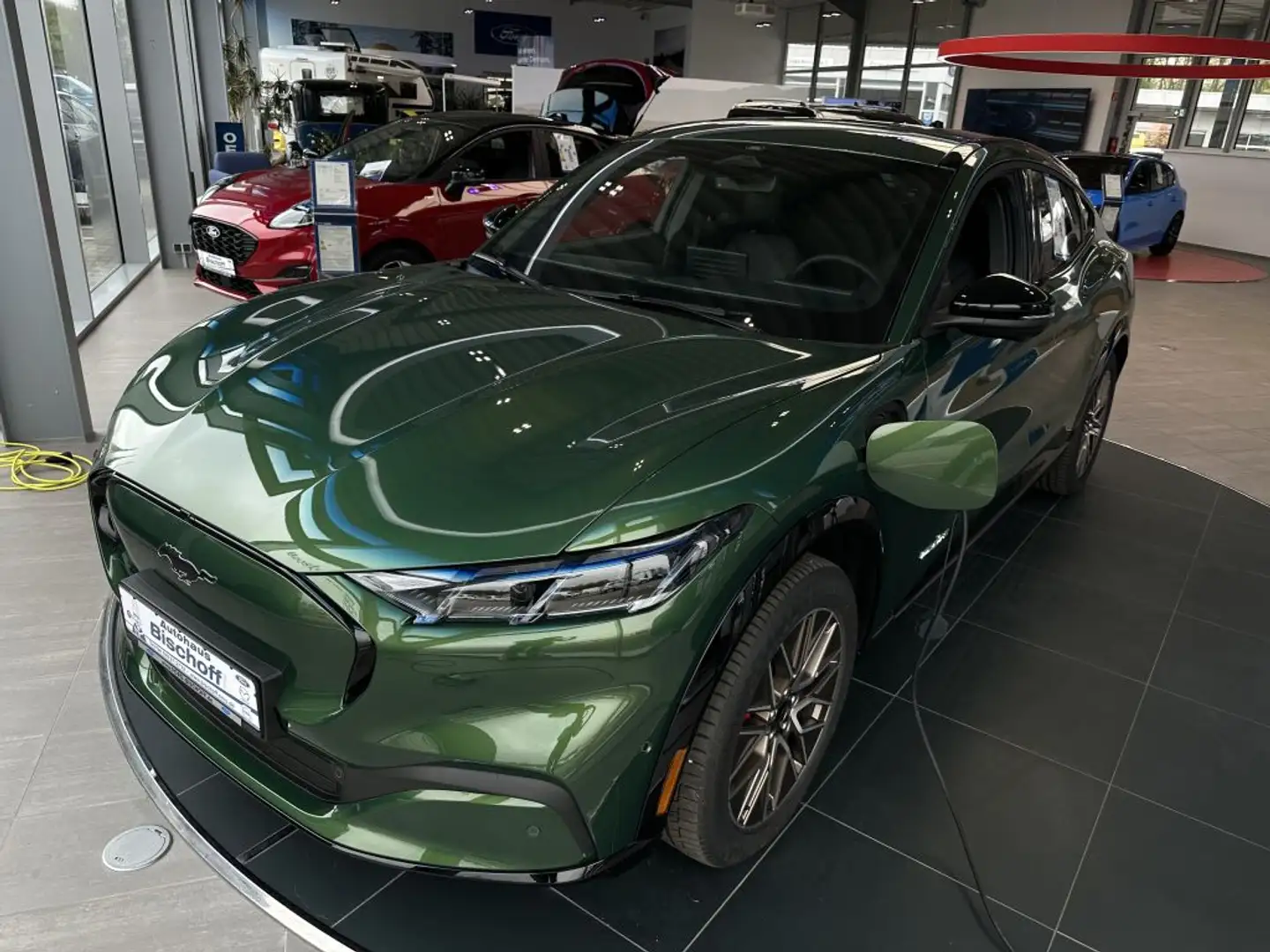 Ford Mustang Mach-E PREMIUM Groen - 2