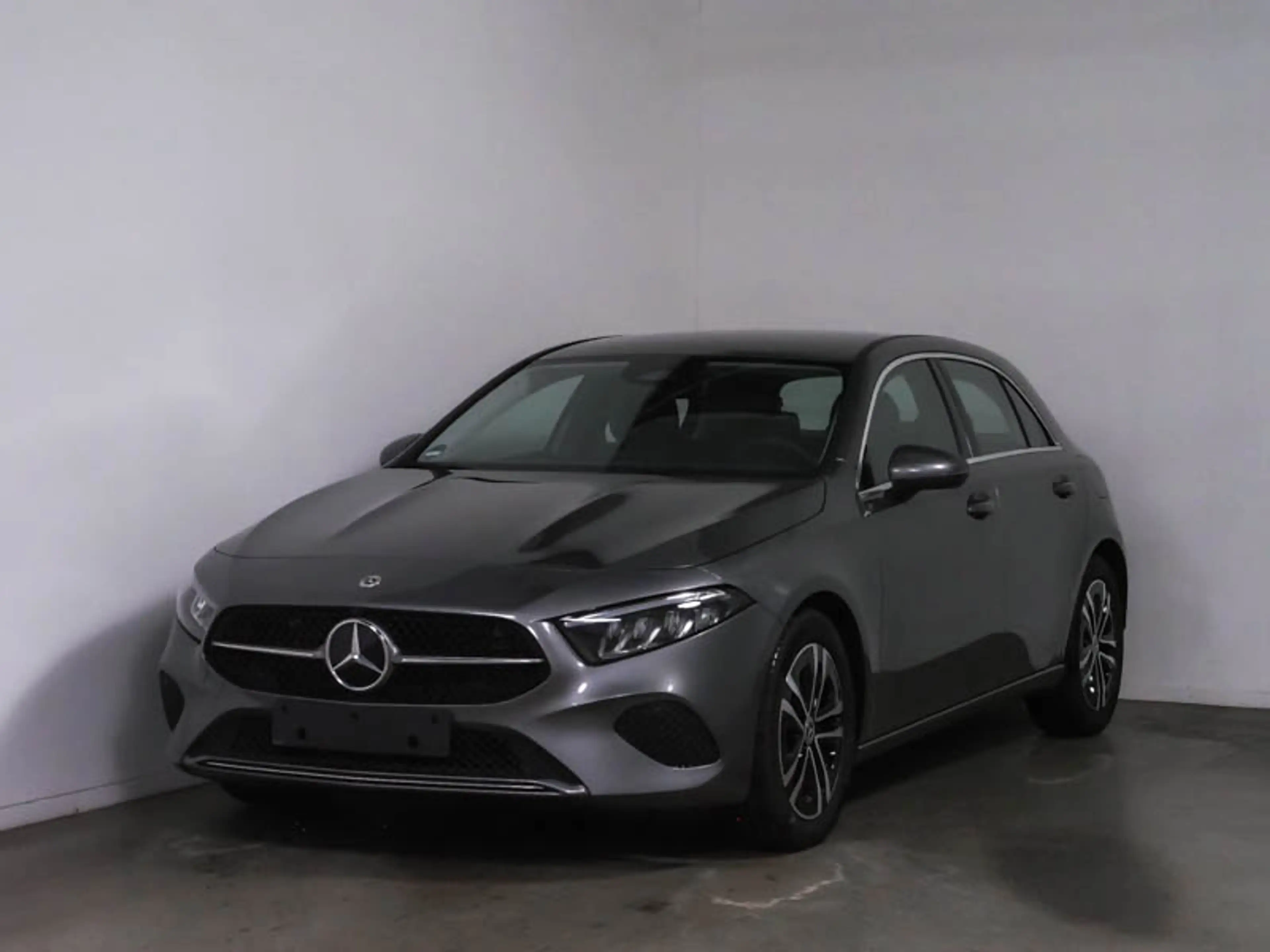 Mercedes-Benz A 180 Progressive/LED/Cam/Stdhz/Fahrassist/Sound — photo 2