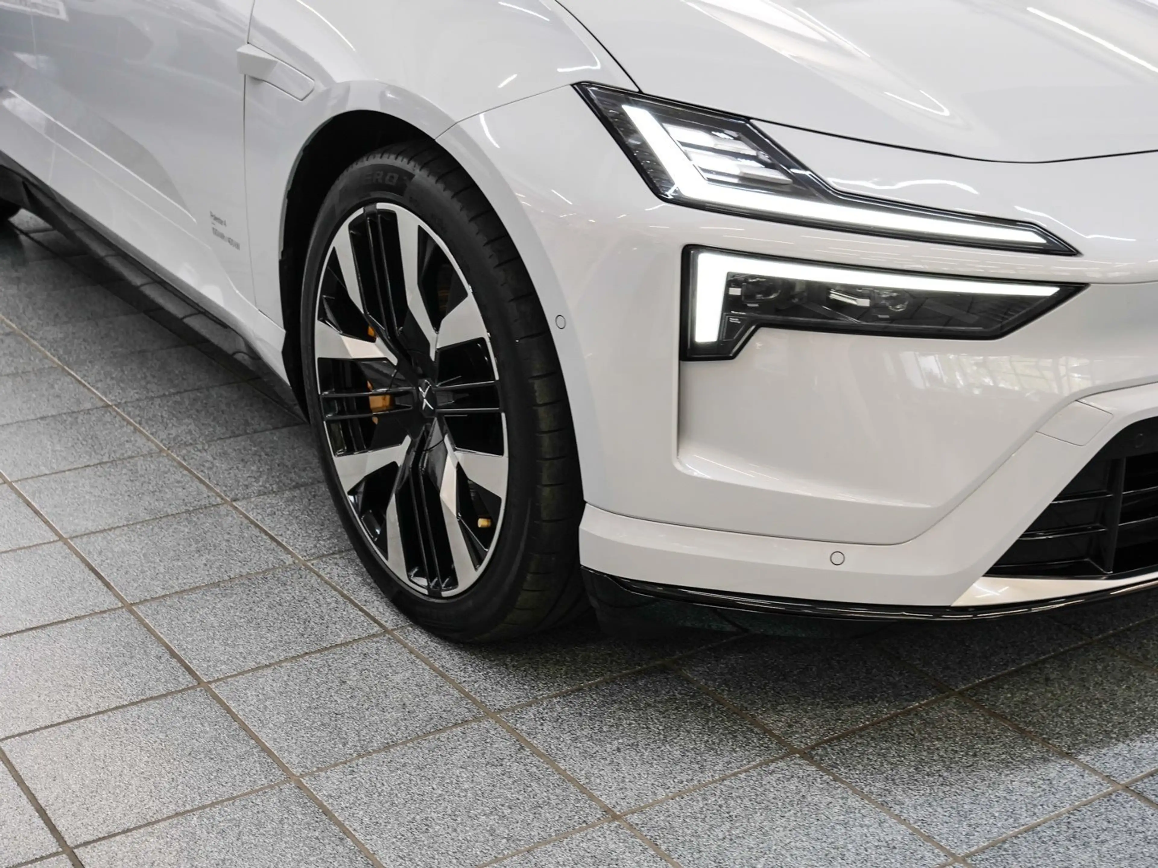 Polestar 4 Polestar 4 Dual Motor 100kWh Performance Plus — photo 6