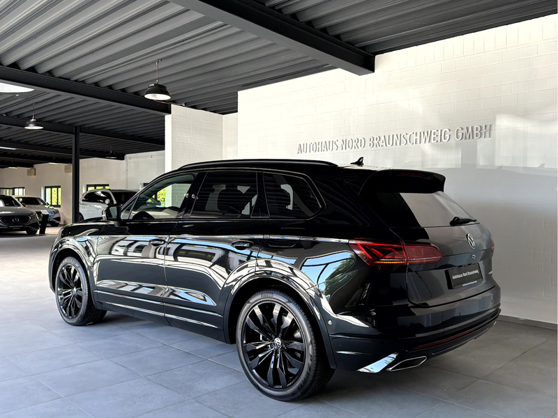 Volkswagen Touareg R 3.0TSI*BlackStyle*Pano*AHK*HUD*Massage* — photo 5