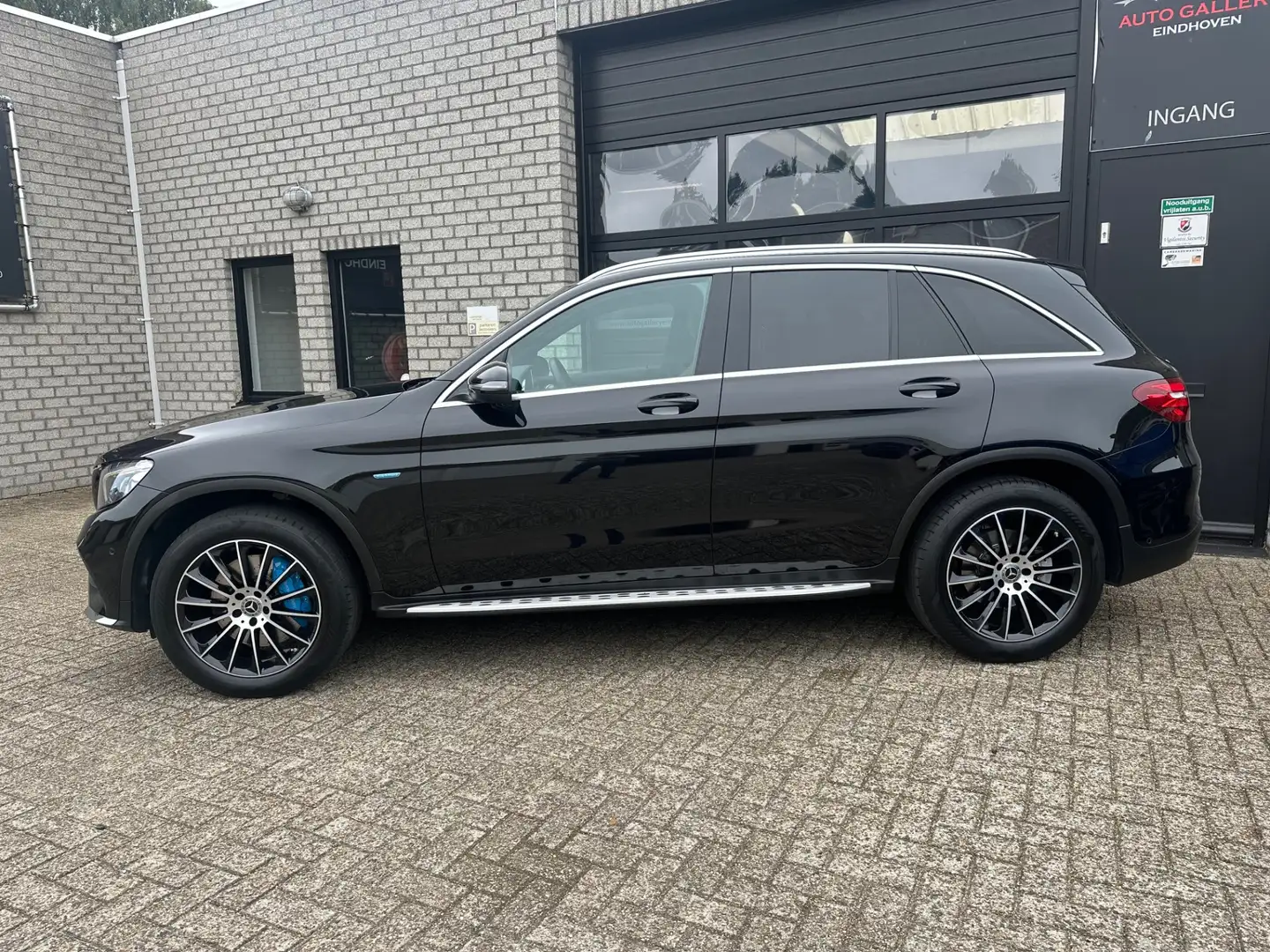 Mercedes-Benz GLC 350 350e 4MATIC Prestige *AMG-LINE*NAVI*LEDER*LM-VELGE Zwart - 2