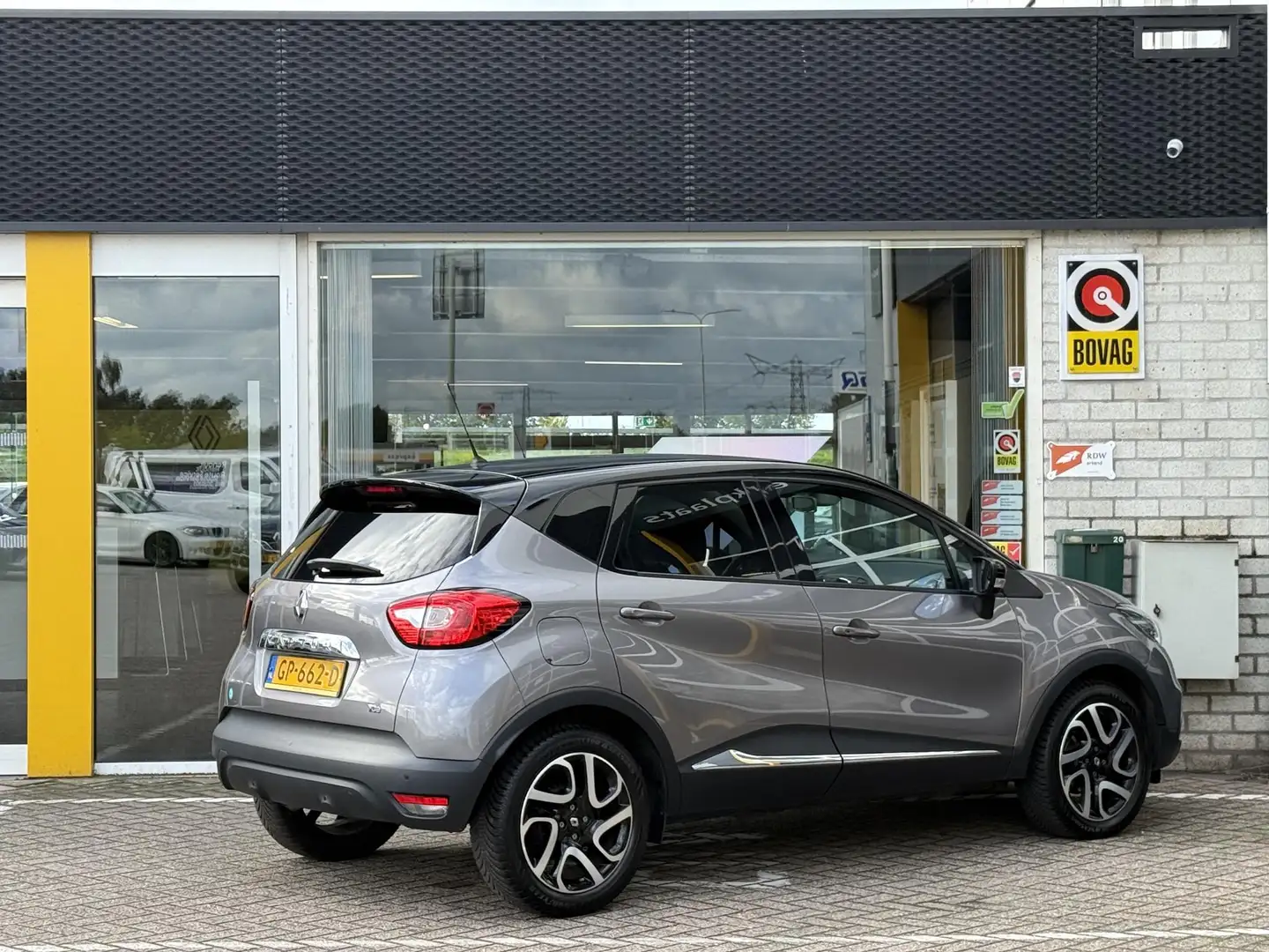 Renault Captur 0.9 TCe Dynamique | NAP | Navigatie | Achteruitrij Grijs - 2