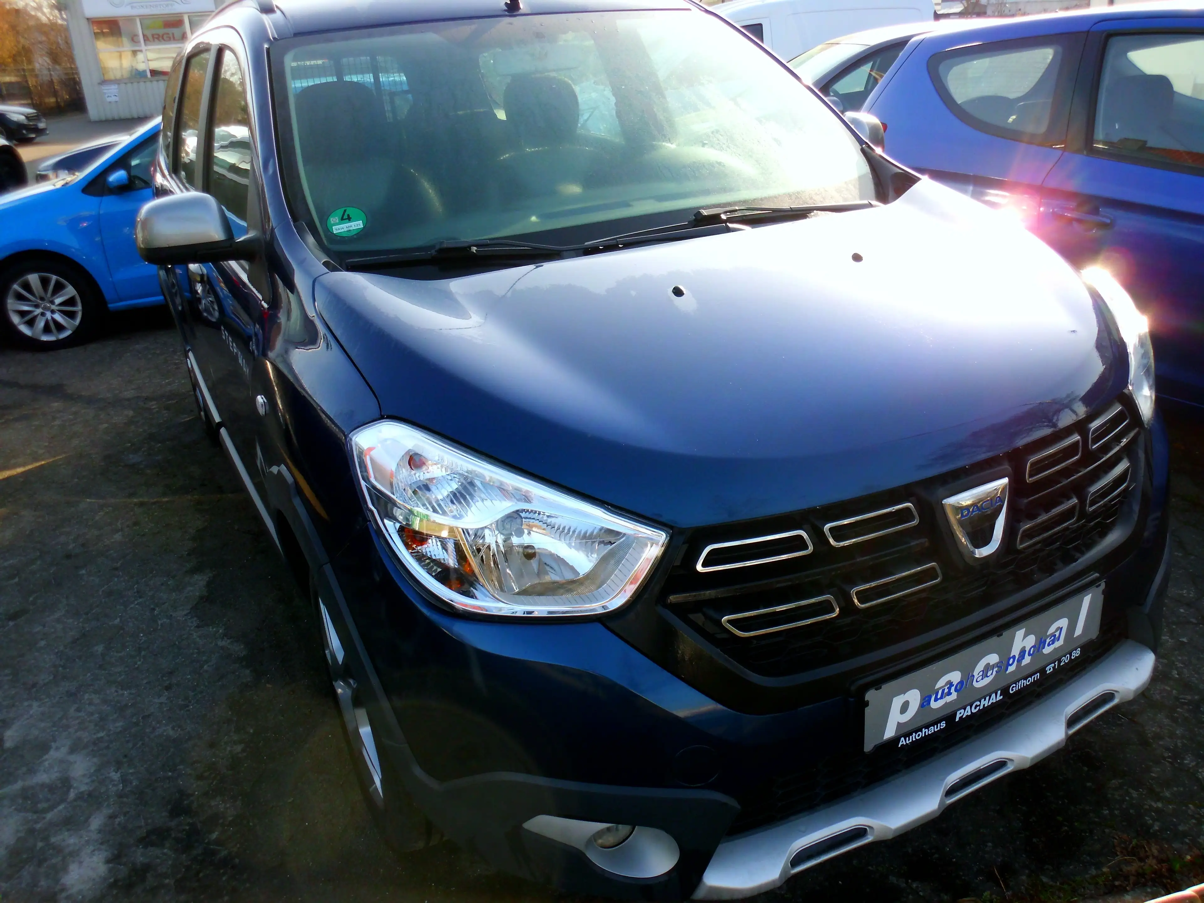 Dacia Lodgy Lodgy TCe 115 Stepway+AHK+NAVI+Rückfahrkamera — photo 2