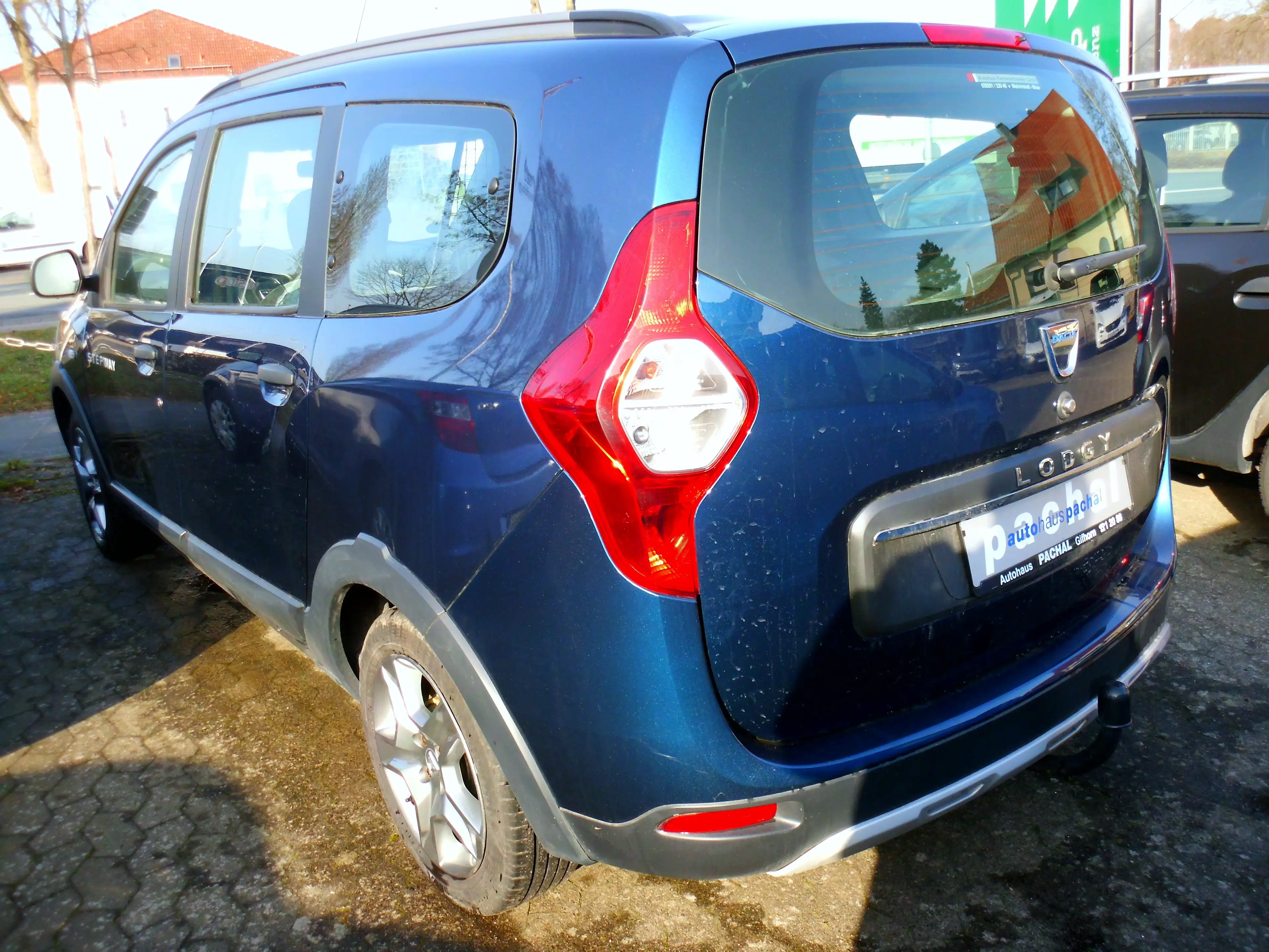 Dacia Lodgy Lodgy TCe 115 Stepway+AHK+NAVI+Rückfahrkamera — photo 3